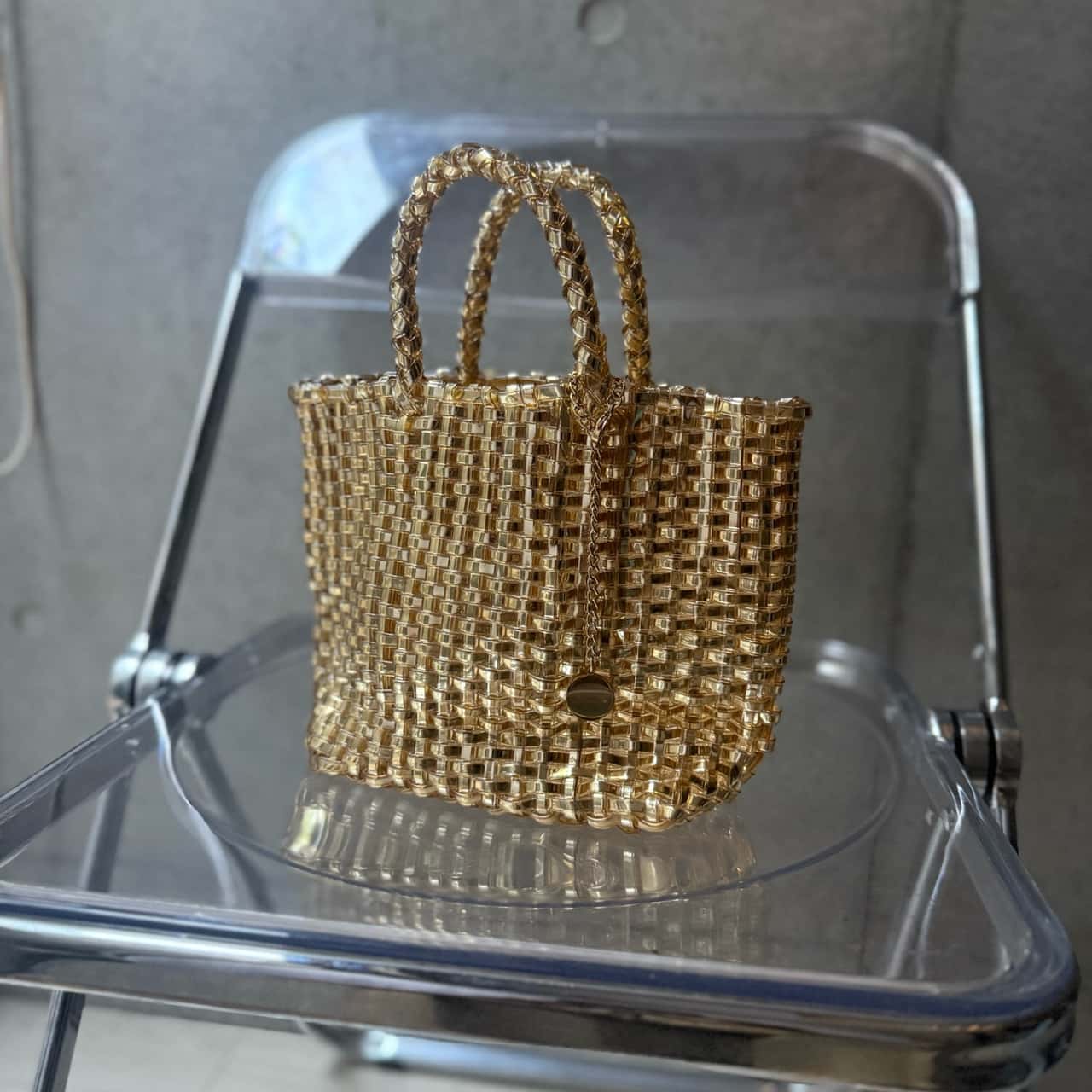 【6/26まで限定★クーポンで3340円~】 メッシュバッグ ハンドバッグ 小さめ レディース かごバッグ 軽量 夏 ビニールバッグ 春夏バッグ ビニール ビニール手提げる シルバーバッグ キラキラトート サマーバッグ ワイヤーバッグ