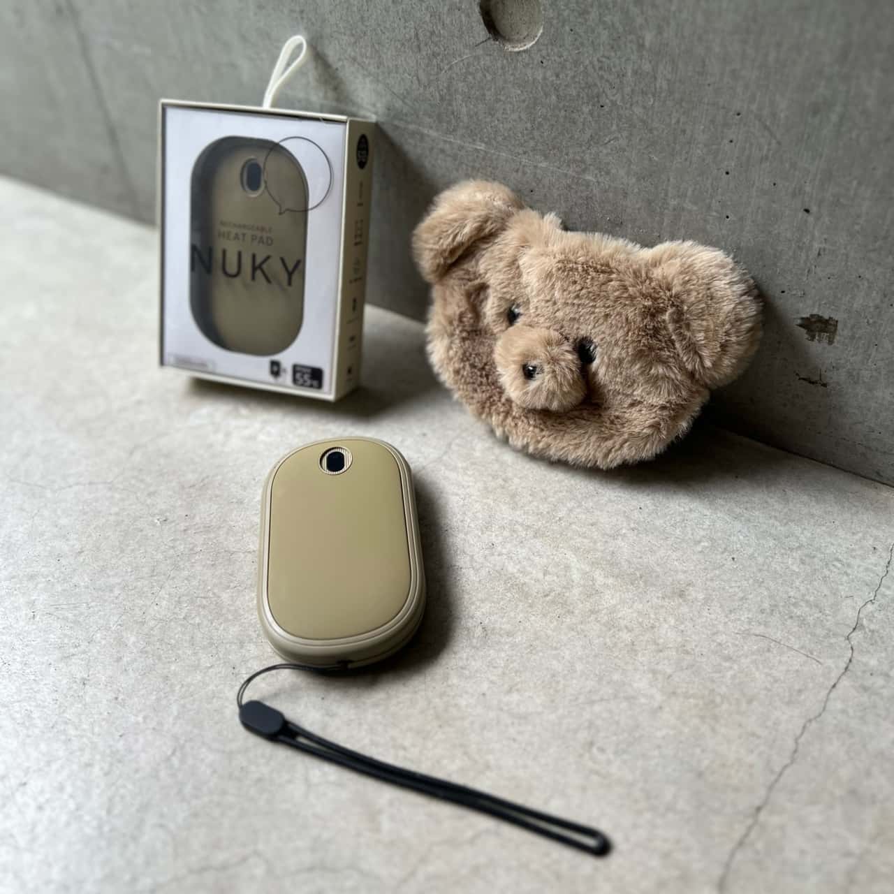 ＼ランキング1位／ カイロ 充電式 電気カイロ くまカバー付き セット テディベア ポーチ くま 繰り返し使える 電子 かわいい エコカイロ くり返し使える 充電 モバイル 大容量 バッテリー 5000mAh 45℃ 55℃ 暖房 おしゃれ 寒さ対策 プレゼント