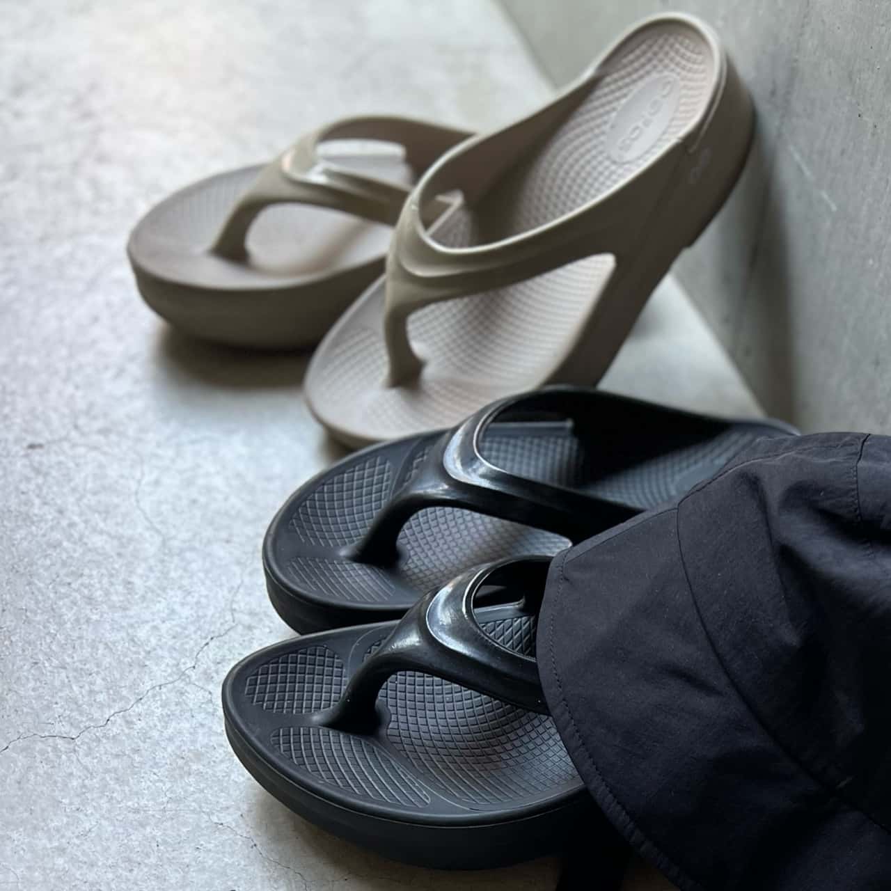 OOFOS OOmega URBAN RESEARCH DOORS アーバンリサーチドアーズ シューズ・靴 サンダル ブラック【送料無料】[Rakuten Fashion]
