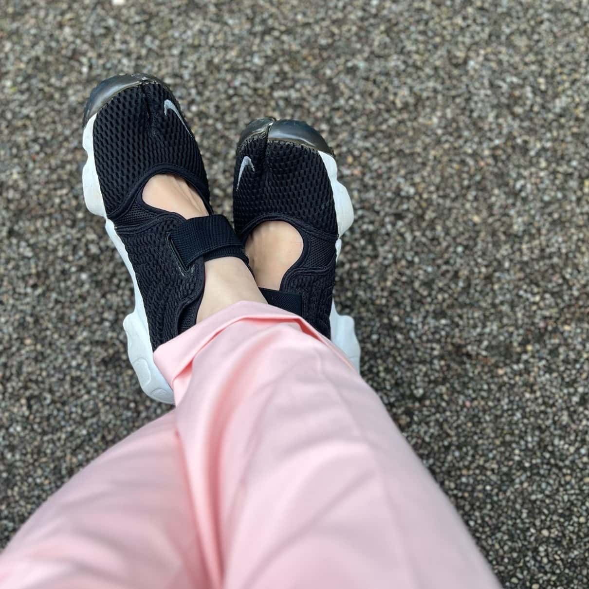 ナイキ エア リフト ブリーズ ウィメンズ (22-29cm) NIKE シューズ ライフスタイル スニーカー Sportswear レディース カジュアル サンダル SU23 黒 靴 848386-001 アウトドア 川遊び スポーツ 親子コーデ 母の日 【Black_c】 ライフスタイルシューズ