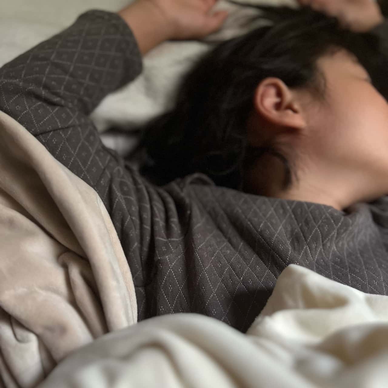 キルティング起毛パジャマ くすみカラー 長袖 あったかい キッズ 子供 子ども こども ベビー 赤ちゃん 秋冬 冬用 女の子 男の子 ガールズ ボーイズ ルームウェア 上下 かわいい 80 90 100 110 韓国風 幼児 柔らかい 日本製