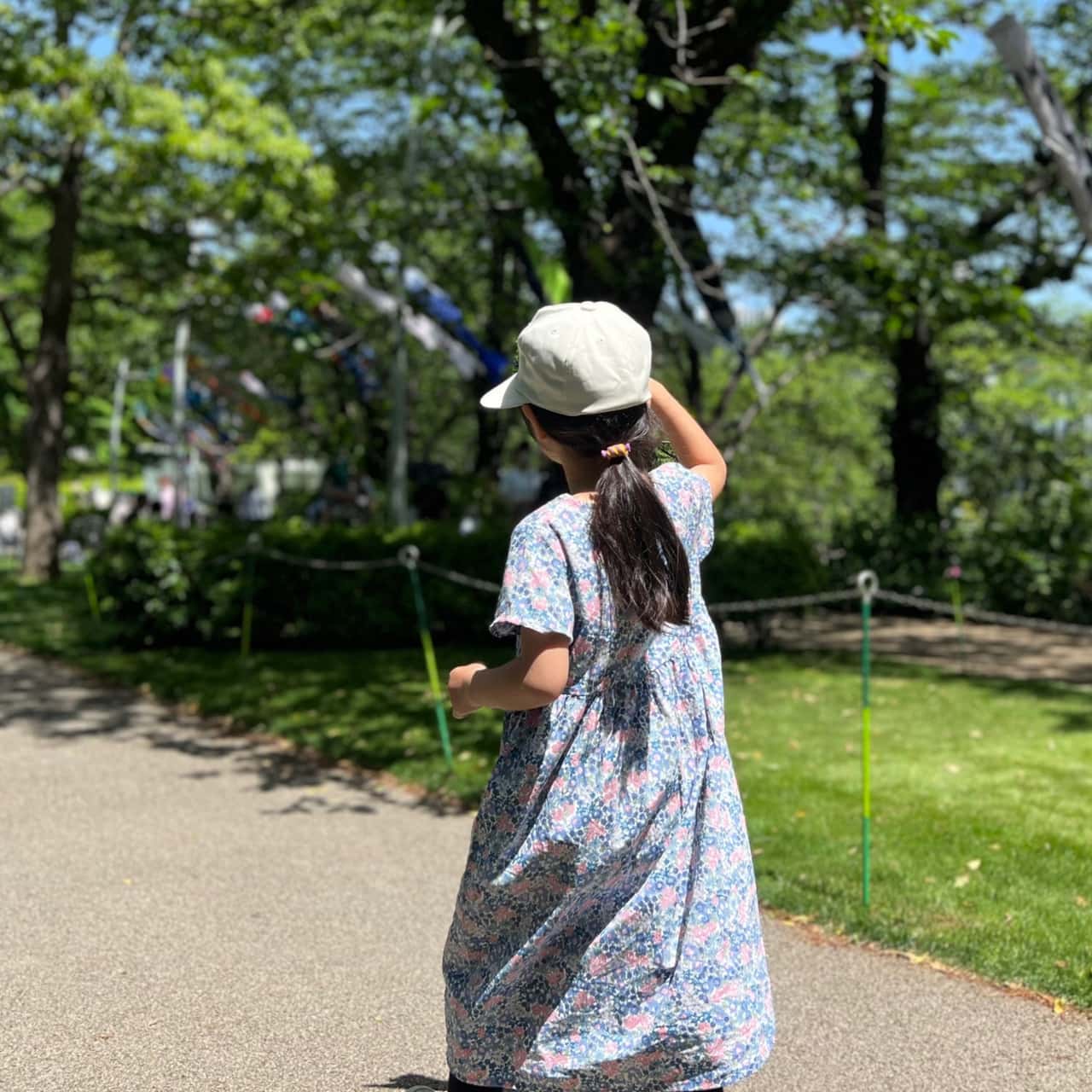 ペアマノン 総柄 フレンチスリーブ ワンピース ガールズ キッズ 子供服 キッズ服 子供 子ども こども 女の子 女児 90cm 100cm 110cm 120cm 130cm 140cm 150cm 春 夏 pairmanon プチプラ おしゃれ お揃い シンプル カジュアル お出かけ おめかし ガーリー 通園 通学