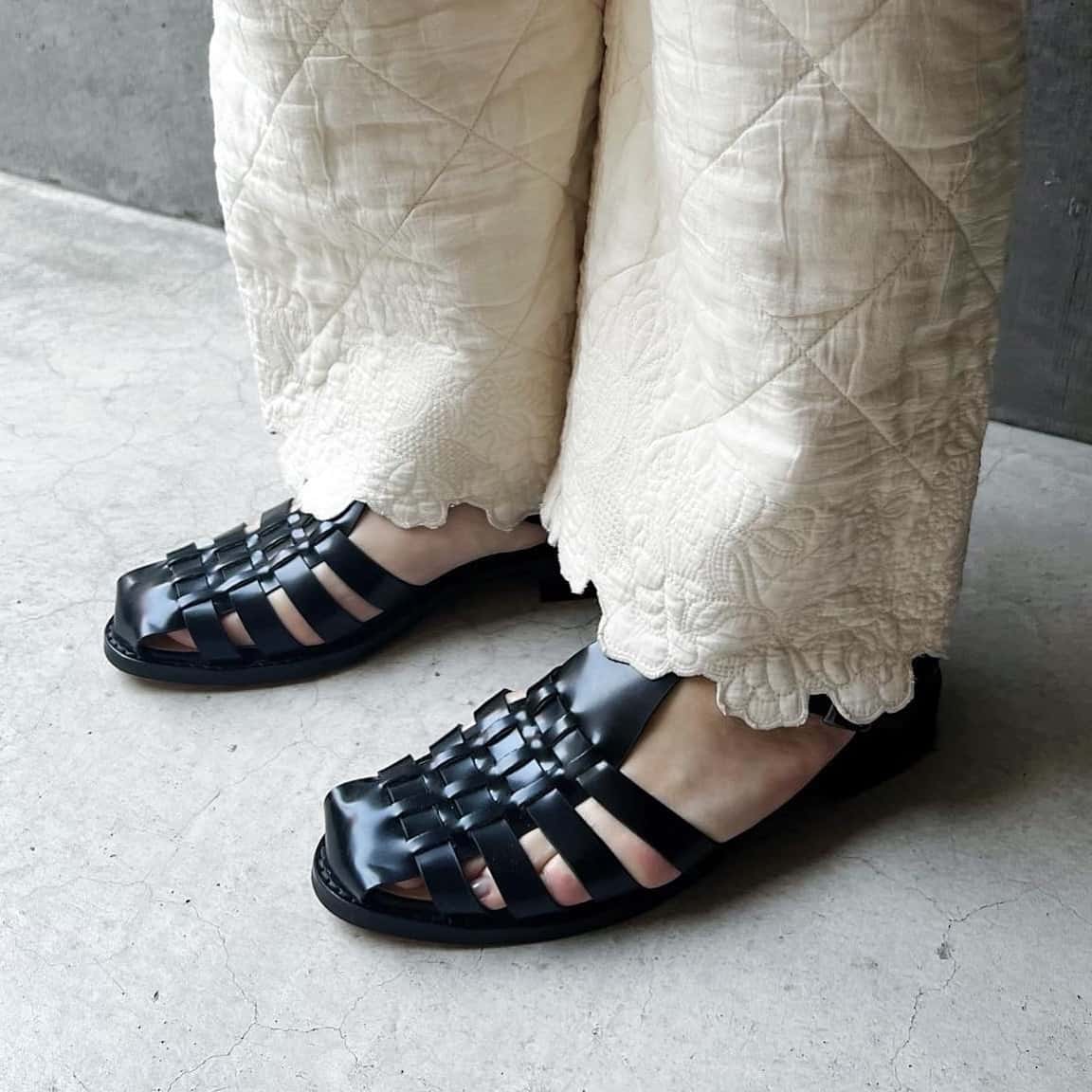 【新作】MOHI（モヒ）MOHIグルカサンダル(WHITE)(BLACK)(全2色)(35)(36)(37)(38)(レディース)ソノリテ（sonorite) ワンマイル 楽ちん おしゃれ プレゼント　きれいめ　キレカジ　レザー　レザーサンダル