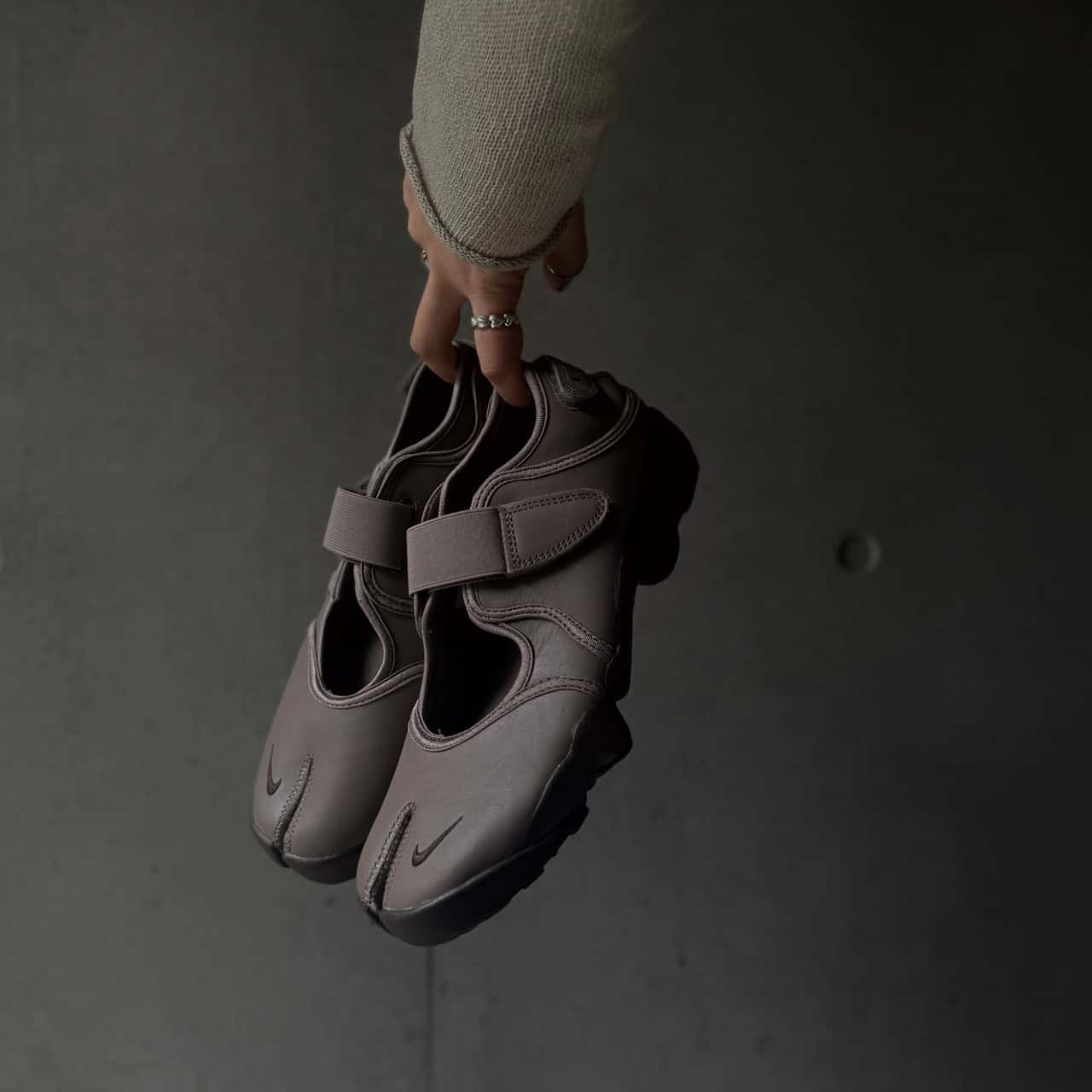 ナイキ エア リフト LTR NIKE W AIR RIFT LTR ミンクブラウン/バロックブラウン/ブラック IO8738-214