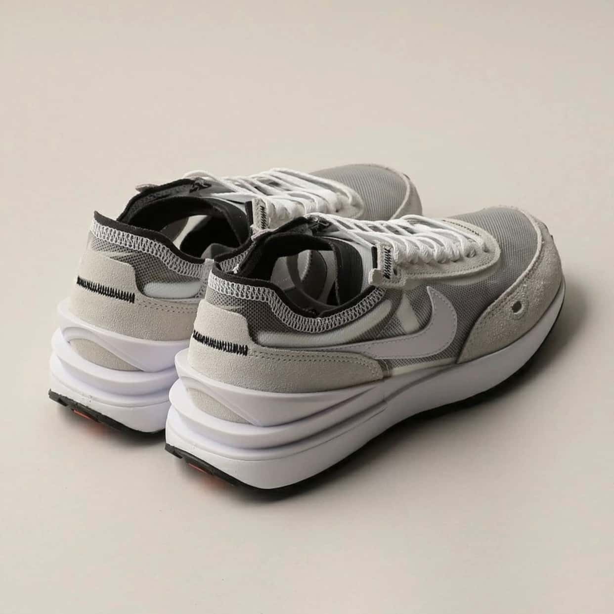 ＜NIKE(ナイキ)＞ ウィメンズ ワッフル1 ODETTE E ODILE オデット エ オディール シューズ・靴 スニーカー ホワイト【送料無料】[Rakuten Fashion]