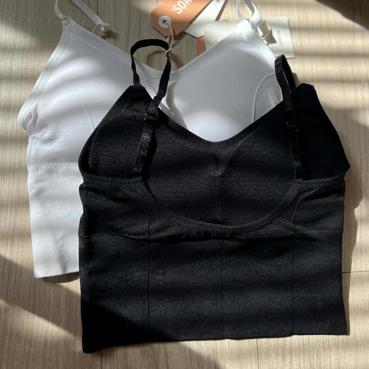 【即納】【2点セット】ブラトップ U型背中美人 バックオープンブラトップ ブラトップ キャミソール ノーワイヤー カップ付き ブラキャミ リブ 背中開き ノーマル Vネック カップ付きインナー タンクトップ キャミ ルームウェア レディース 下着 背中開き 春夏