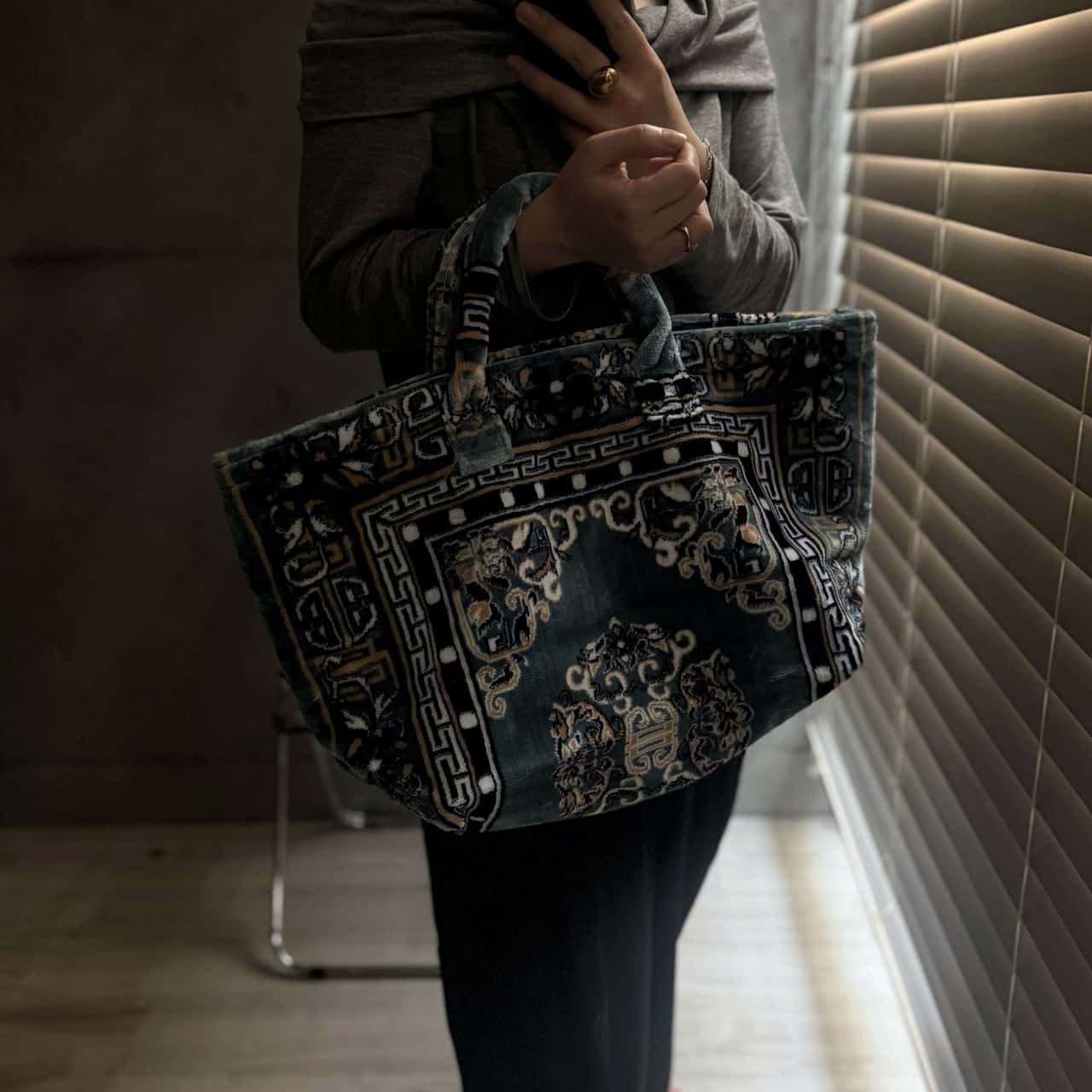 PUEBCO (プエブコ) RUG FABRIC BAG / ラグ ファブリック バッグ W56cm × D18cm × H32cm 大容量 バッグ 絨毯生地 バッグ かばん. カバン 旅行