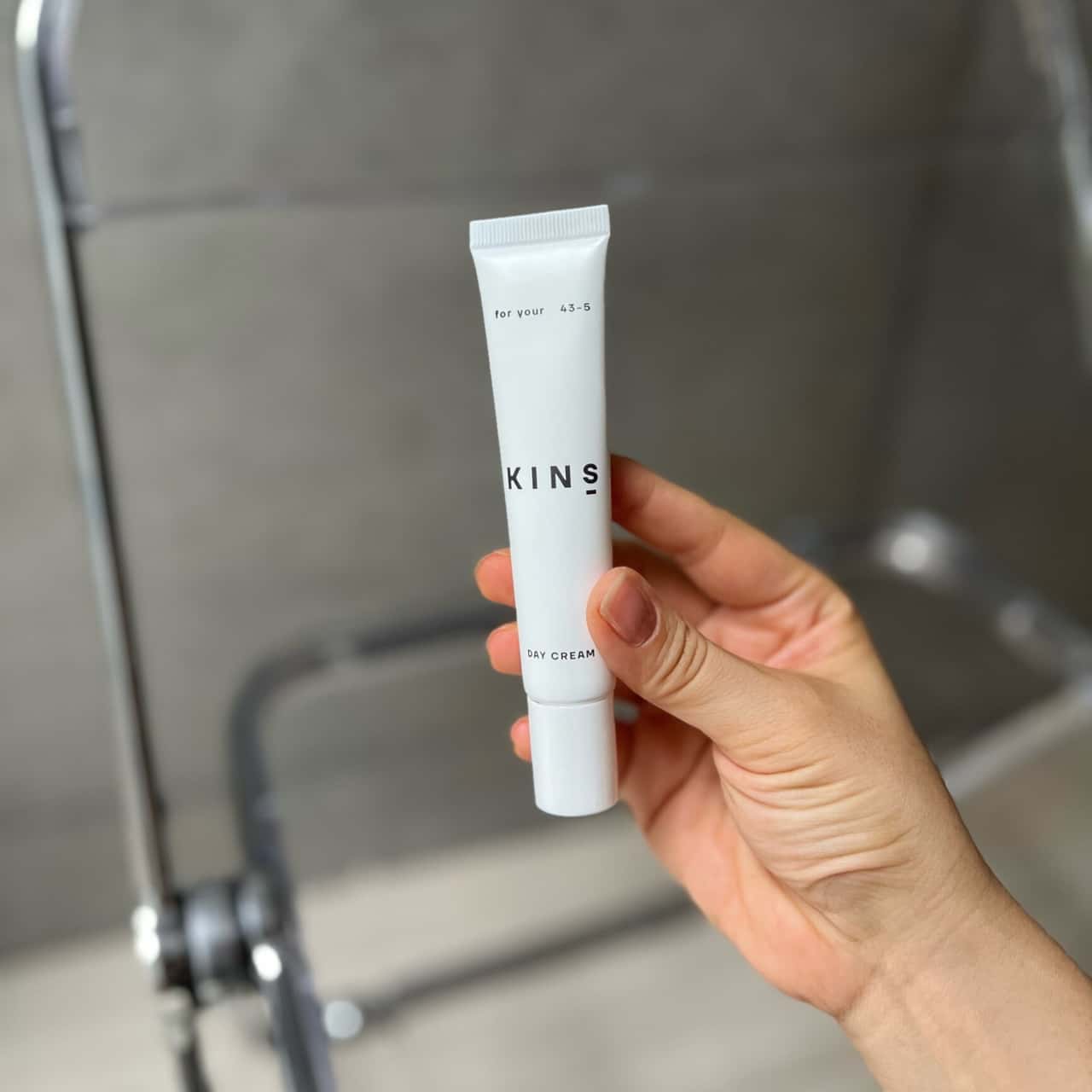 【ポイント10倍 6/20 20:00 - 6/26 1:59】【公式】 KINS DAY CREAM キンズ デイクリーム SPF35 PA+++ 日焼け止め メイク下地 UV下地 化粧下地 UVケア ブルーライトカット トーンアップ 界面活性剤フリー 紫外線吸収剤フリー アルコールフリー 石鹸落ち