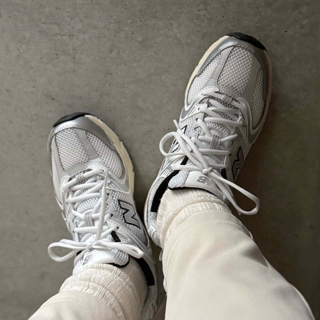 ニューバランス MR530 スニーカー メンズ レディース シルバー 銀 ホワイト 白 NEW BALANCE MR530TA シューズ ブランド クッション性 耐久性 スポーツ カジュアル シンプル ロゴ ローカット おでかけ タウンユース レースアップ