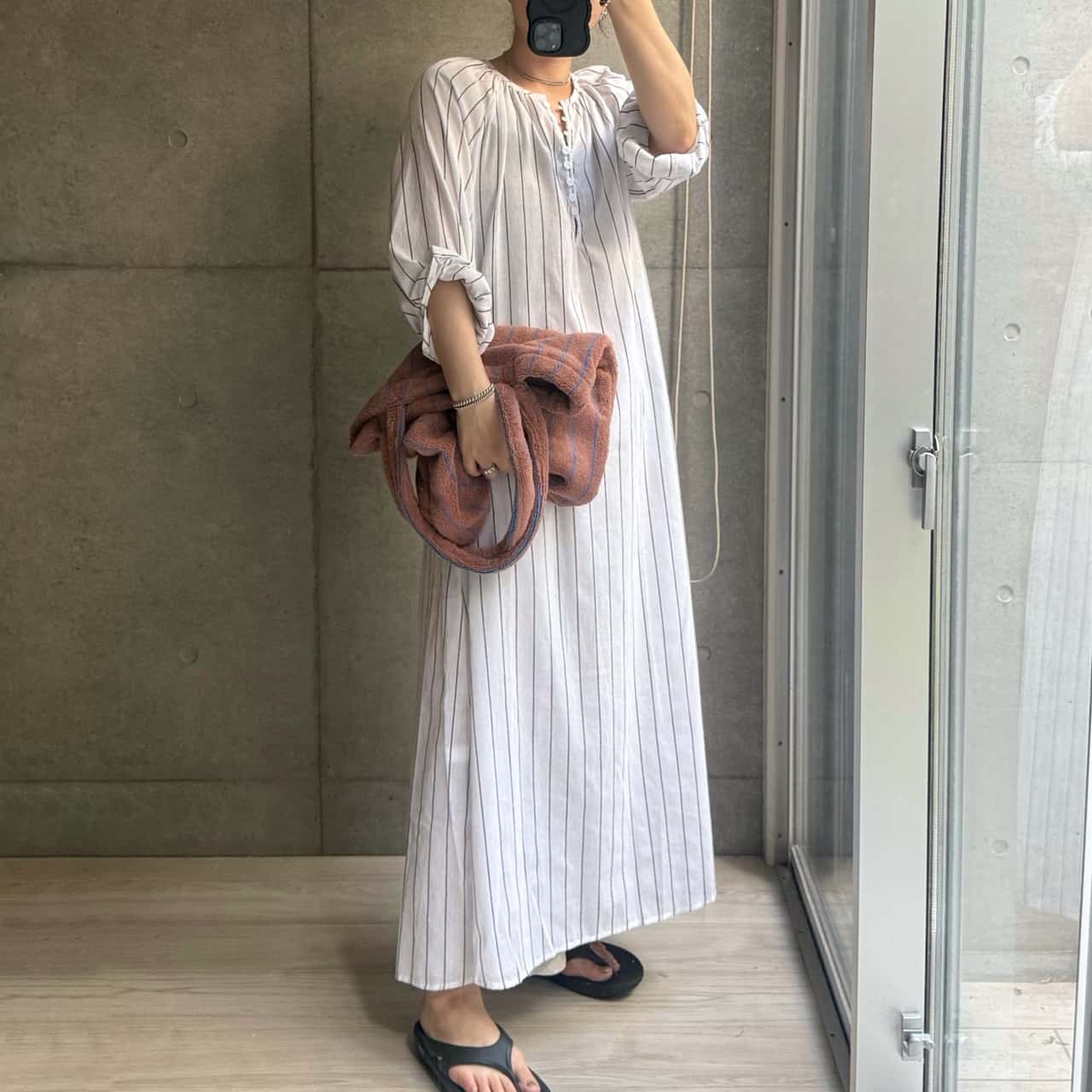 一部即納 シャツワンピース ロング ワンピース マキシワンピース レディース ロングワンピ ロングシャツワンピース ゆるっとワンピース 長袖 ロング丈 マキシ丈 体型カバー ストライプ柄 ゆったり シンプル ロングワンピ 着痩せ 春 夏 秋 30代 40代 50代 送料無料