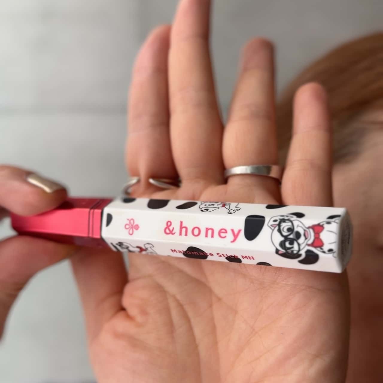 「ポイント10倍 6月25日」&honey（アンドハニー） マトメイクミラクルホールド 101わんちゃん（限定品）/アップルハニーの香り 9g ヘアスタイリングジェル アットコスメ