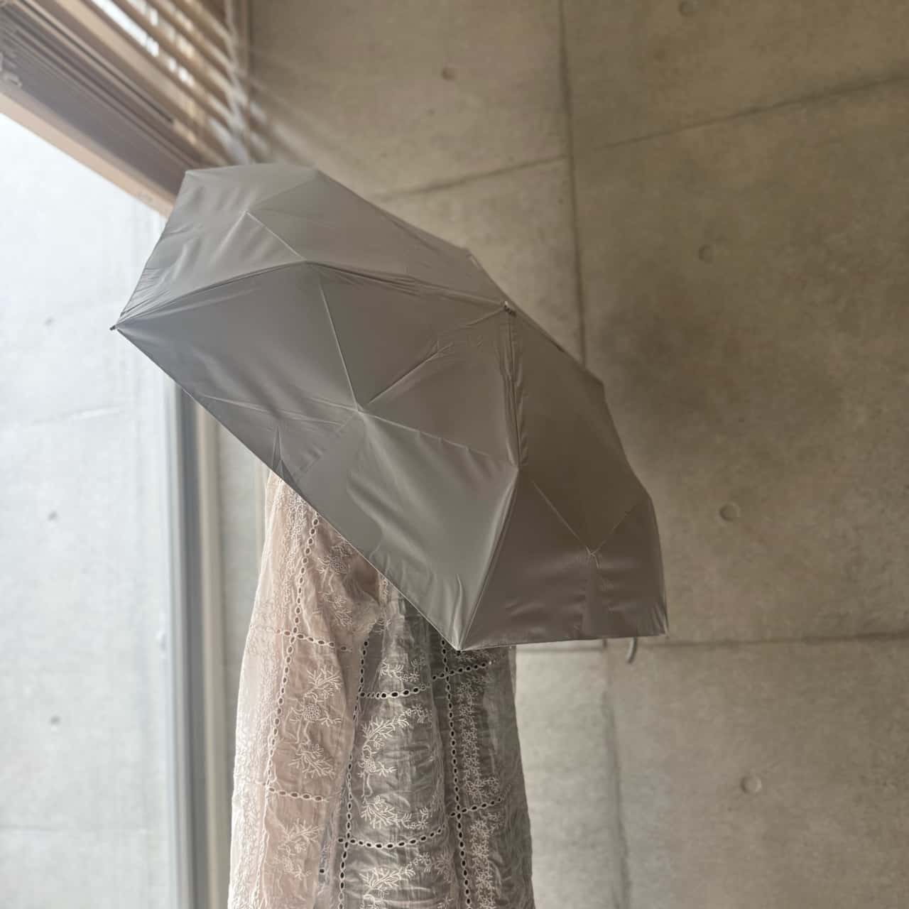 【クーポン利用で10%OFF】kowaza コワザ 折りたたみ傘 形状記憶 日傘 50cm 折りたたみ日傘 コンパクト 軽量 遮光100％ 折りたたみ 遮熱 晴雨兼用 プレゼント ギフト UVカット 紫外線対策 無地 プ