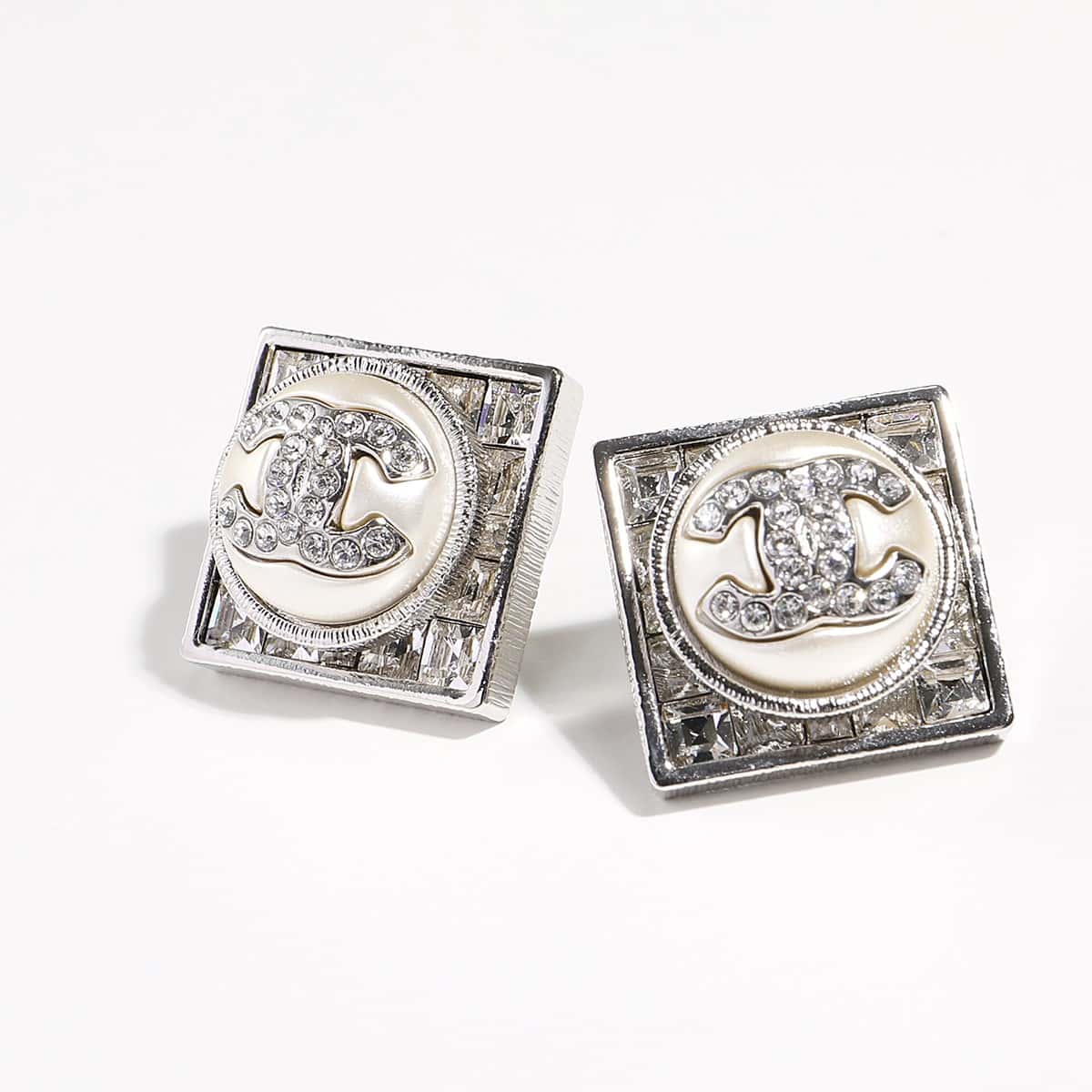 CHANEL シャネル ピアス ABA641 B10757 レディース スクエア メタル パール ラインストーン クリスタル ココマーク CCマーク ロゴ NN590
