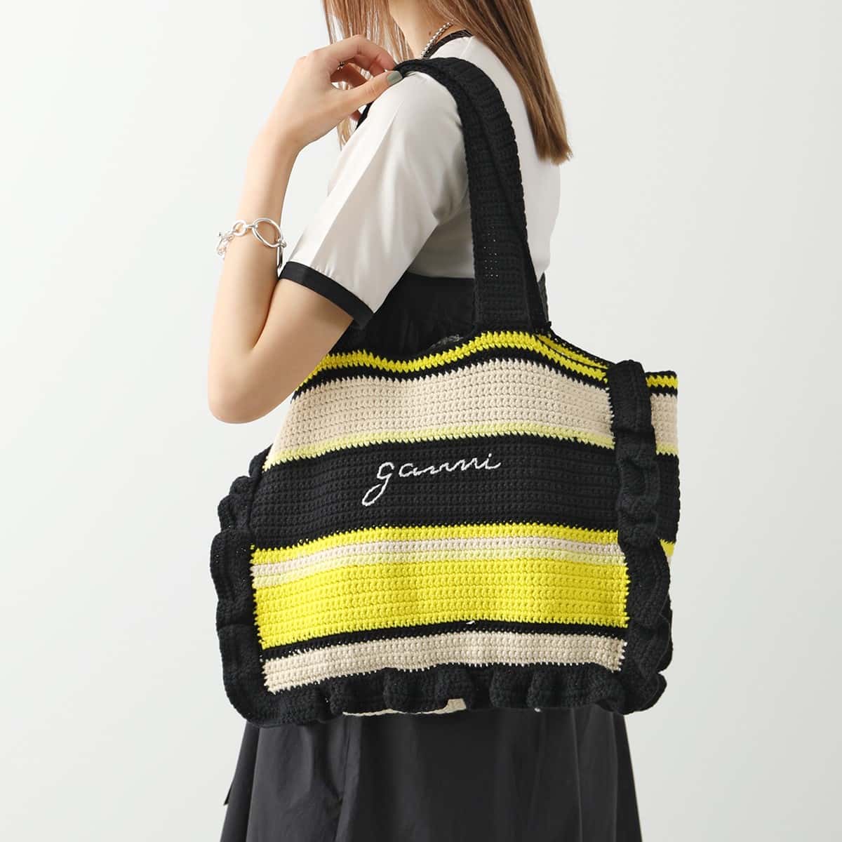 GANNI ガニー トートバッグ Cotton Crochet Frill Tote A4515 5790 レディース クロシェ フリル ロゴ 鞄 373/Golden-Kiwi
