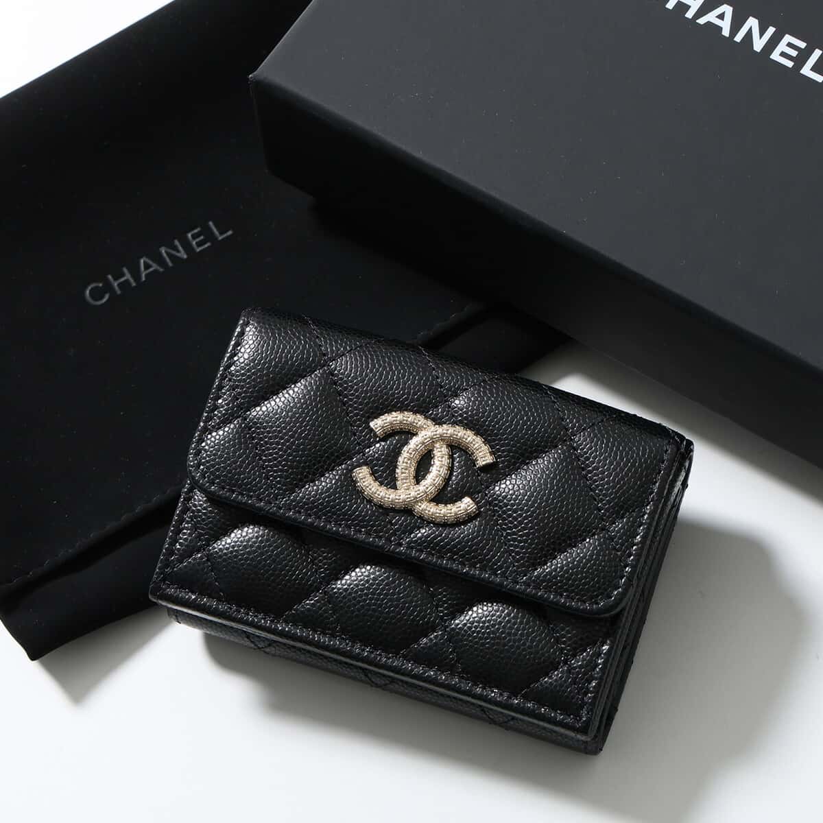 CHANEL シャネル 三つ折り財布 AP4713 B20637 レディース MATELASSE マトラッセ シャイニー グレインド カーフスキン レザー ミニ財布 ココマーク 94305