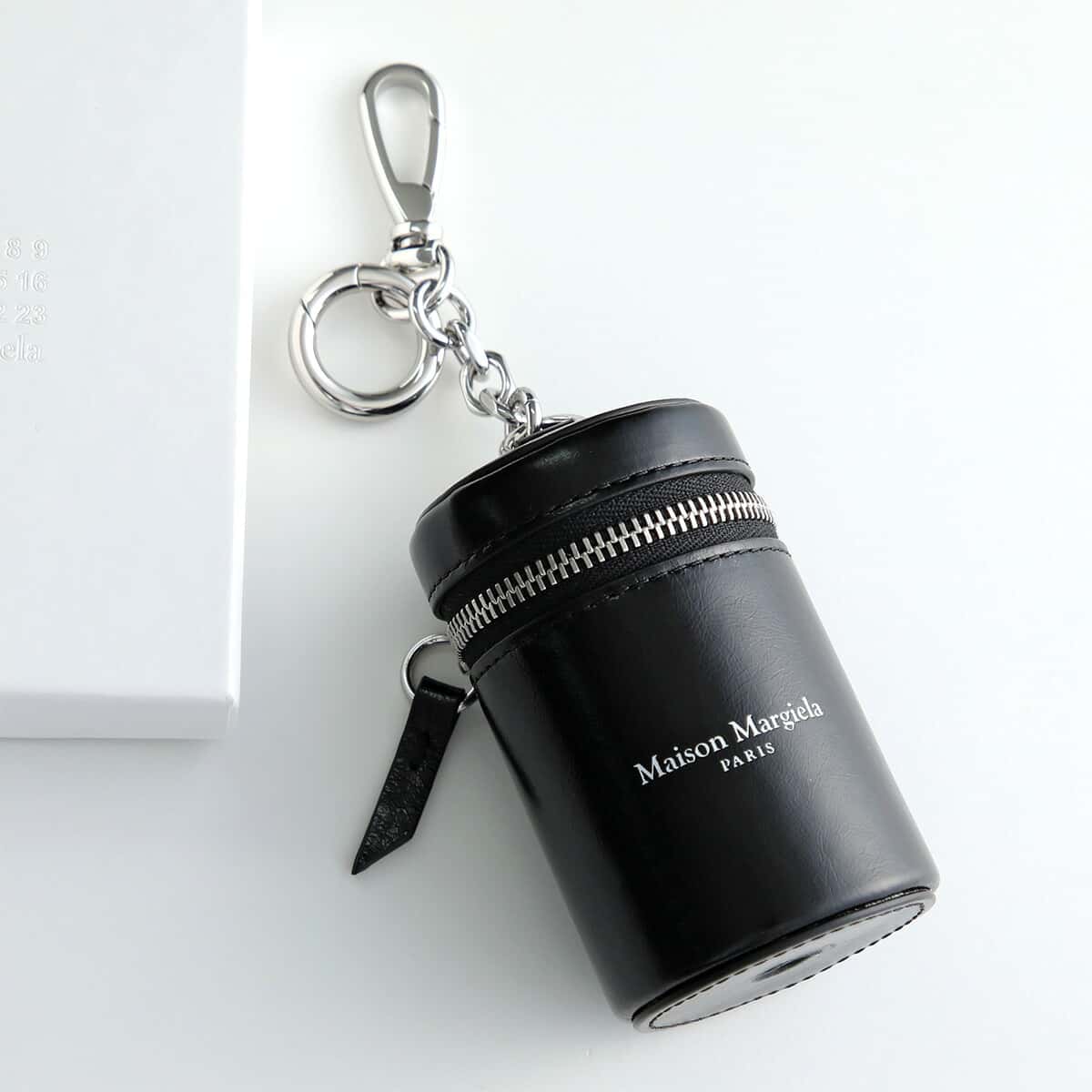 MAISON MARGIELA メゾンマルジェラ バッグチャーム SA1VL0048 P8831 レディース メンズ シリンドリカル ポーチ 小物入れ T8013 SA1VL0048P8831T8013