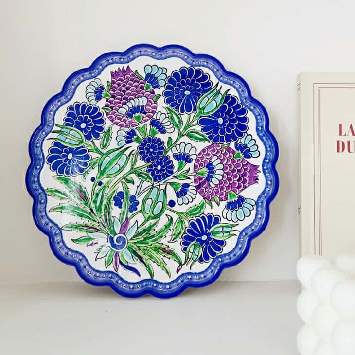 ★売り尽くし決算セール中★ 【ポスト投函便】 20cm セラミック 鍋敷き 陶器 花柄 FLOWER柄 おしゃれ なべしき 鍋しき 鍋布き 丸タイル パンマット かわいい 薔薇雑貨 キッチン 台所用品 使いやすい エスニック柄 キッチン雑貨 コルク ポットスタンド