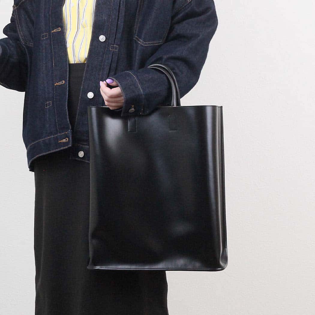 バッグ レディース ファッションehs COURTNEY ORLA コートニーオーラ CURVE TOTE l ブラック/パールグレー CRV22FPV014003BK/PLG トートバッグ 縦長 大容量 A4 黒 シンプル 無地 鞄 ビジネス 通勤 仕事 トート バッグ 大きい タブレット PC 入る 大きめ