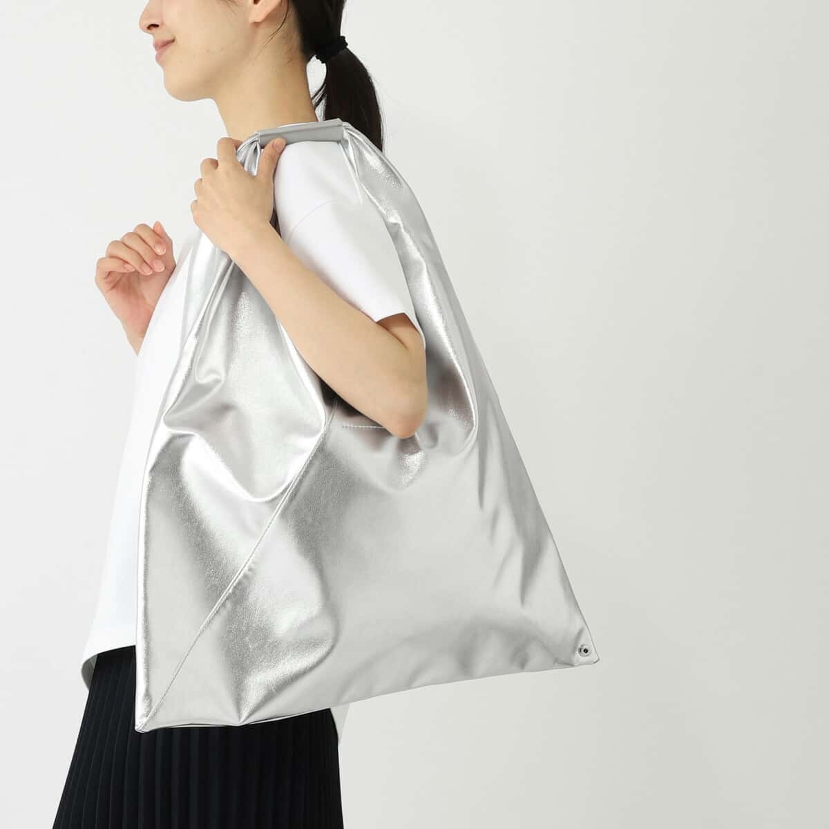 エムエム 6 メゾンマルジェラ MM6 Maison Margiela トートバッグ シルバー レディース s54wd0039 p8496 t9002 MEDIUM CLASSIC JAPANESE HANDBAG【返品送料無料】