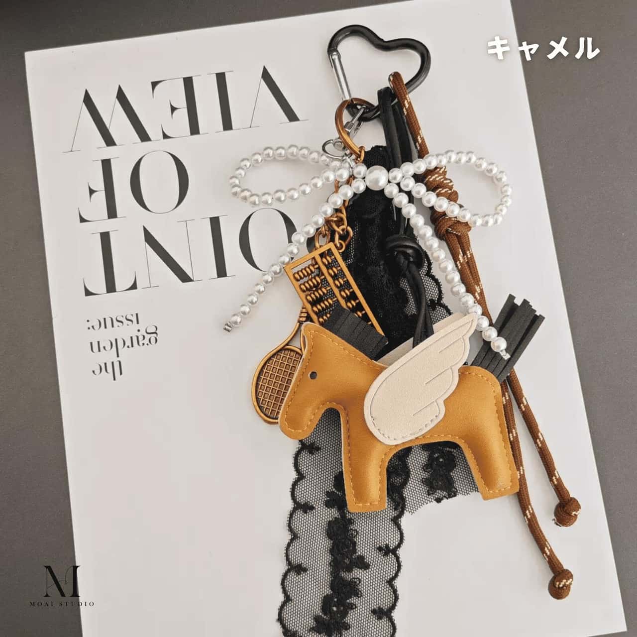 【★先着10名・15%OFF】バッグチャーム かわいい 馬チャーム パラコード ハード レース たくさん付き 取り外し可能 DIY可能 カラナビ 金具付き 馬モチーフ バッグアクセサリー 馬モチーフ じゃらじゃらつけ キーホルダー 推し活 トレンド