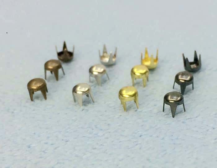 スタッズ　玉形　100個入り　直径4mm　四つ爪　爪長2.5mm　差し込みタイプ ドーム　真鍮製