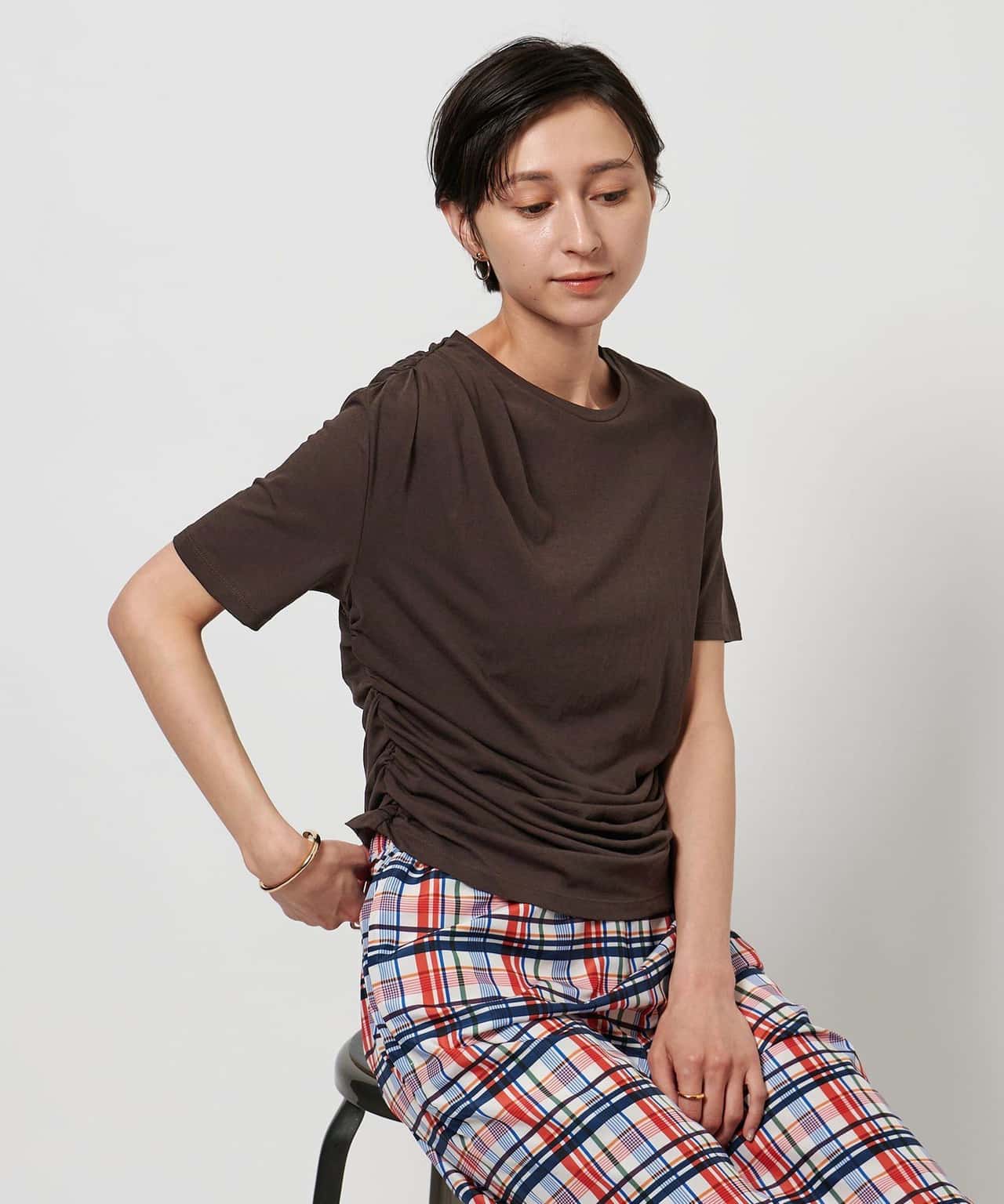 【SALE／50%OFF】UNITED ARROWS アシンメトリー ギャザー ショートスリーブカットソー ユナイテッドアローズ アウトレット トップス カットソー・Tシャツ ホワイト ブラウン ブラック【送料無料】