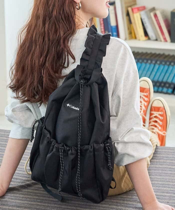 Columbia Woolley Cove Body Bag【限定展開】 25SS ギャザーショルダー レジャー フェス 旅行 散歩 大人カジュアル フリークスストア バッグ リュック・バックパック ブラック ベージュ グリーン【送料無料】