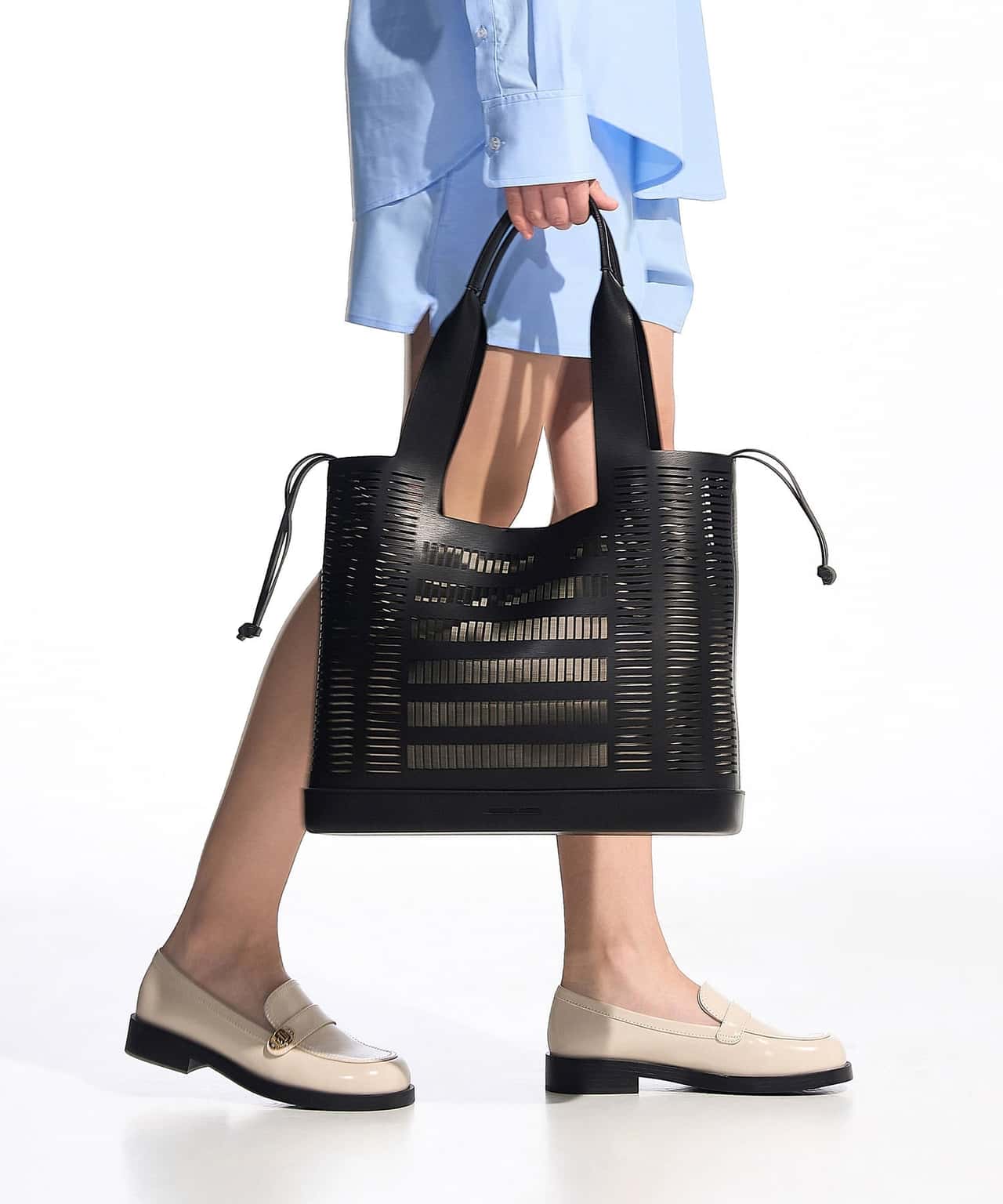 【SALE／50%OFF】CHARLES & KEITH Delphi デルフィ カットアウトバケットバッグ チャールズアンドキース バッグ トートバッグ ブラック ホワイト【送料無料】