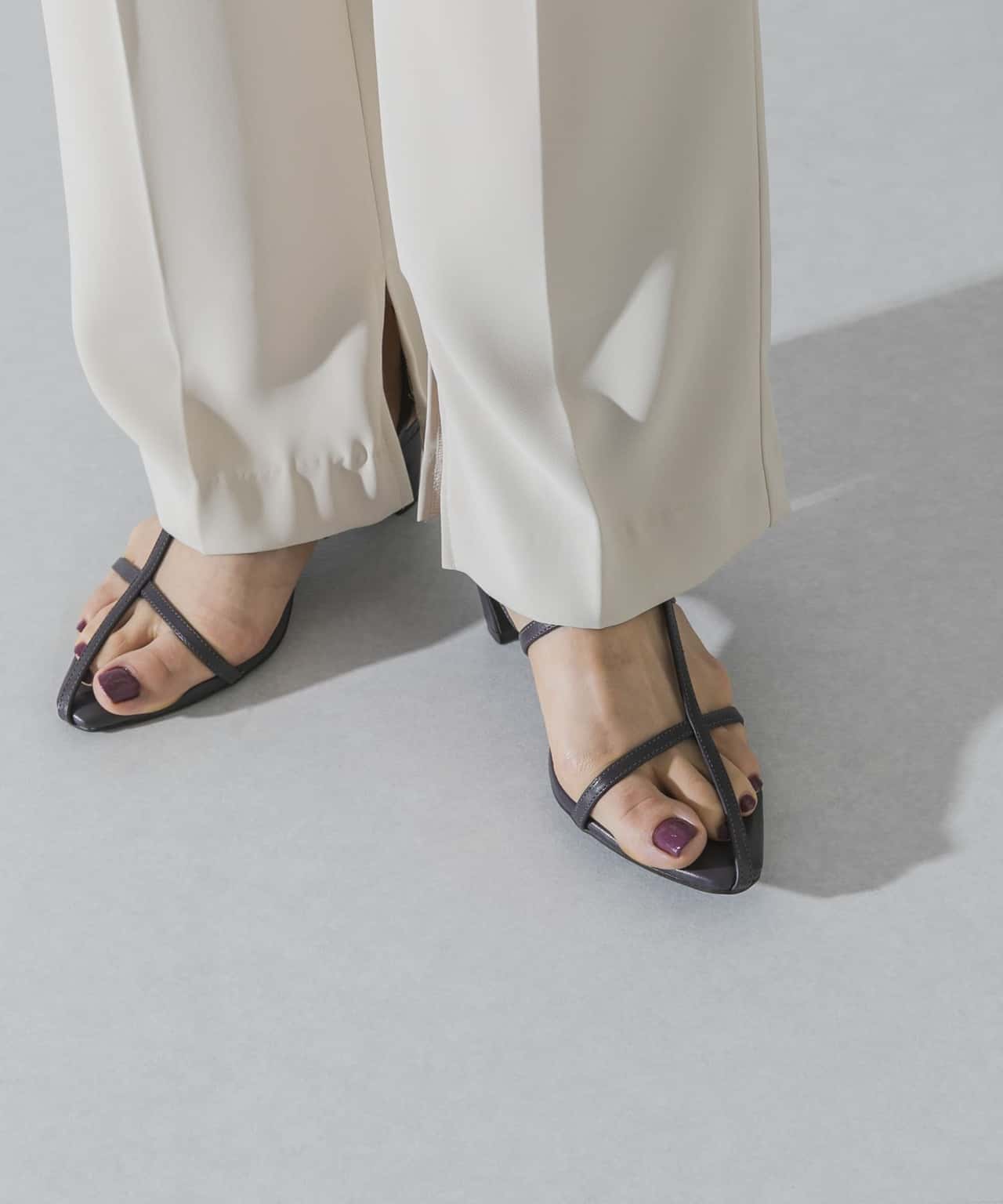 【SALE／75%OFF】URBAN RESEARCH ナローストラップサンダル アーバンリサーチ シューズ・靴 サンダル パープル イエロー ホワイト