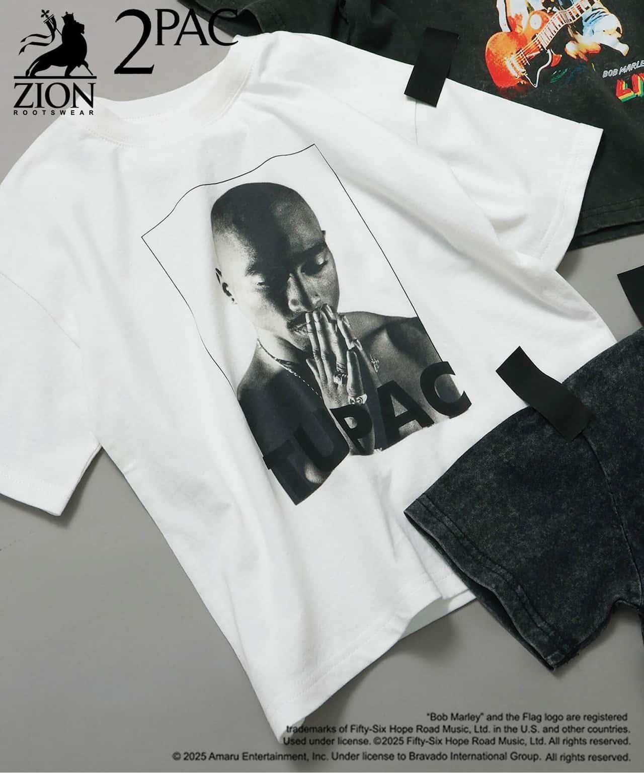 【SALE／50%OFF】BREEZE 【リンク】アーティストTシャツ エフオーオンラインストア トップス カットソー・Tシャツ ホワイト ブラック グレー