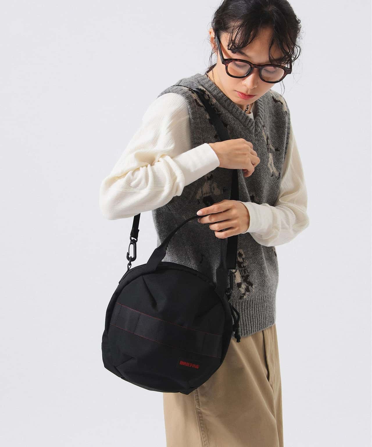 BEAMS BOY 【別注】BRIEFING / ヘルメット バッグ＜2WAY/収納力抜群＞ ビームス ウイメン バッグ ショルダーバッグ ブラック カーキグリーン【送料無料】