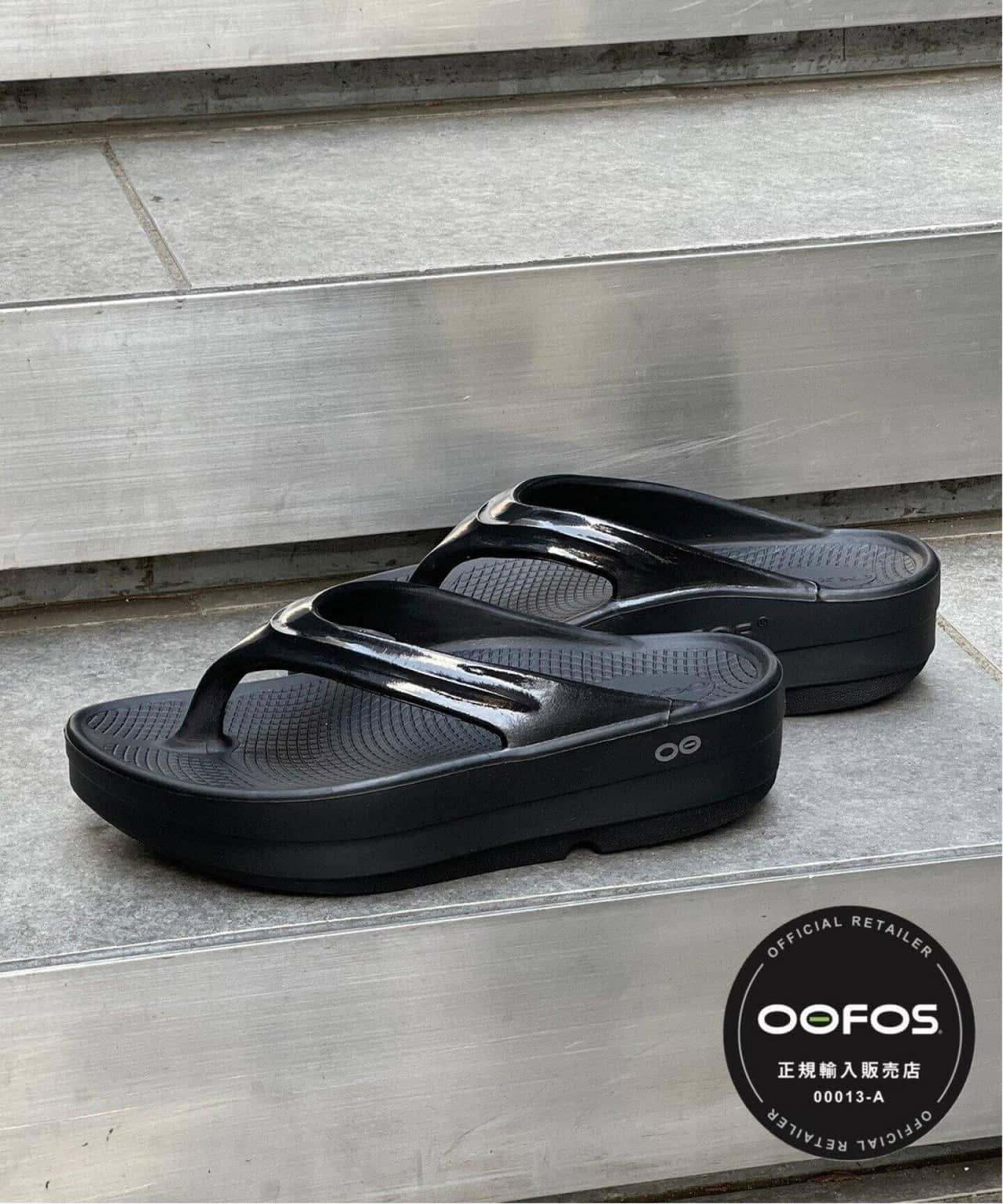 Spick & Span 【OOFOS】Omega スピックアンドスパン シューズ・靴 サンダル ブラック ホワイト【送料無料】