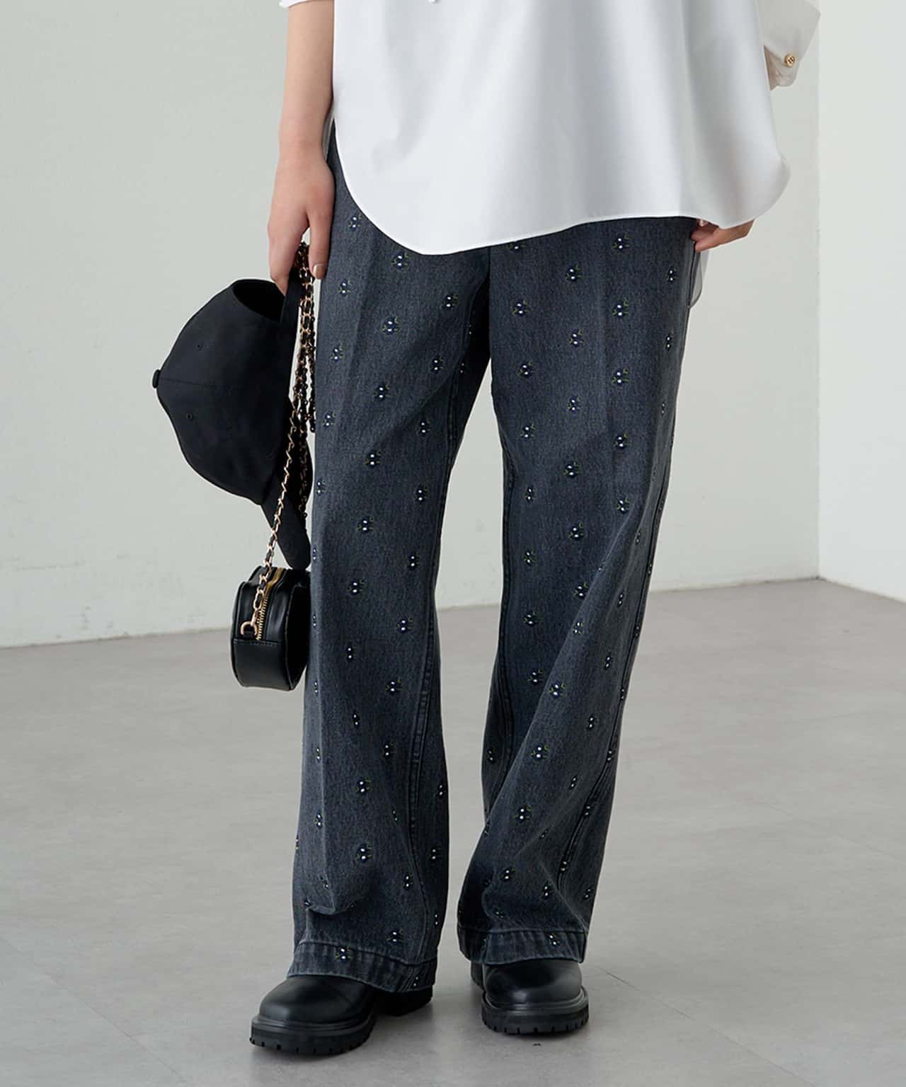 【SALE／61%OFF】PAL GROUP OUTLET 【Loungedress】花柄刺繍デニムパンツ パル グループ アウトレット パンツ ジーンズ・デニムパンツ ブラック ブルー【送料無料】