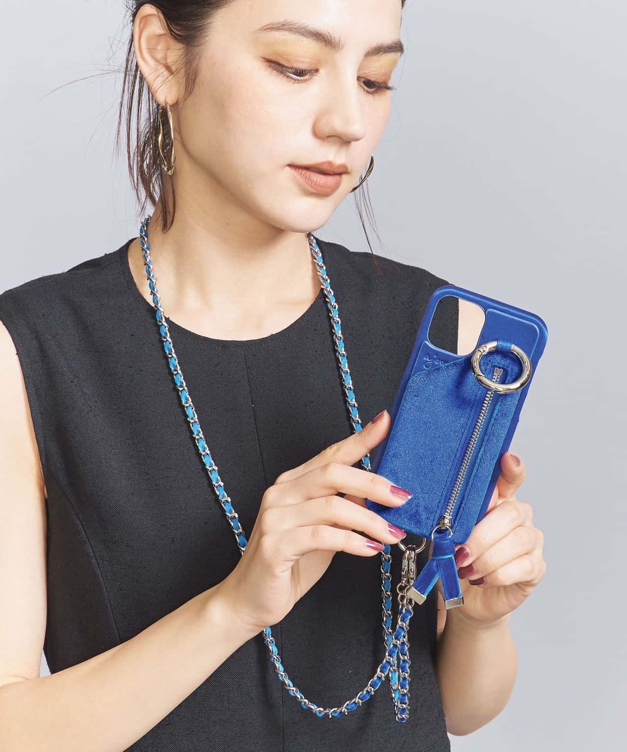 【SALE／30%OFF】BEAUTY&YOUTH UNITED ARROWS 【WEB限定】＜AJEW＞CADENAS ベルベット チェーン ストラップ iPhone12/12Proケース ビューティー＆ユース　ユナイテッドアローズ スマホグッズ・オーディオ機器 スマホ・タブレット・PCケース/カバー ブルー ブラッ【送料無料】