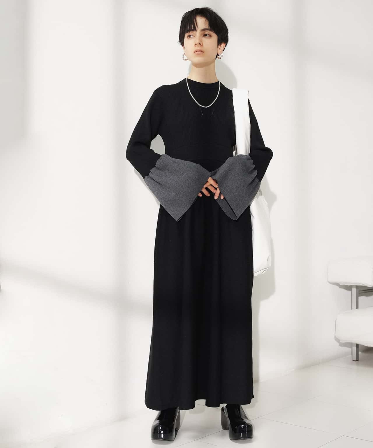 【SALE／10%OFF】ADAM ET ROPE' FEMME 【サステナブル・WEB限定】フレアカフスニットワンピース アダムエロペ ワンピース・ドレス ワンピース ブラック グレー【送料無料】