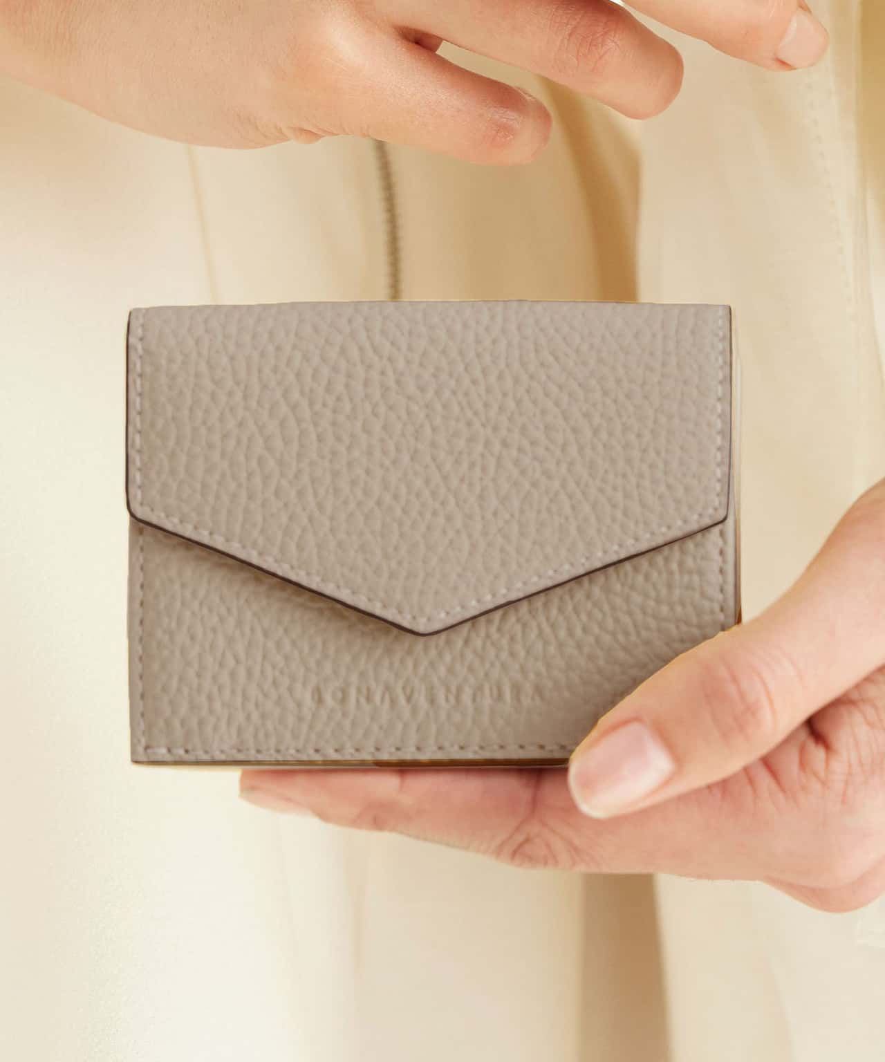 BONAVENTURA スモール ウォレット シュリンクレザー / ミニ財布 三つ折り 本革 ボナベンチュラ 財布・ポーチ・ケース 財布 イエロー グレー ホワイト ピンク オレンジ ブラック ブルー【送料無料】