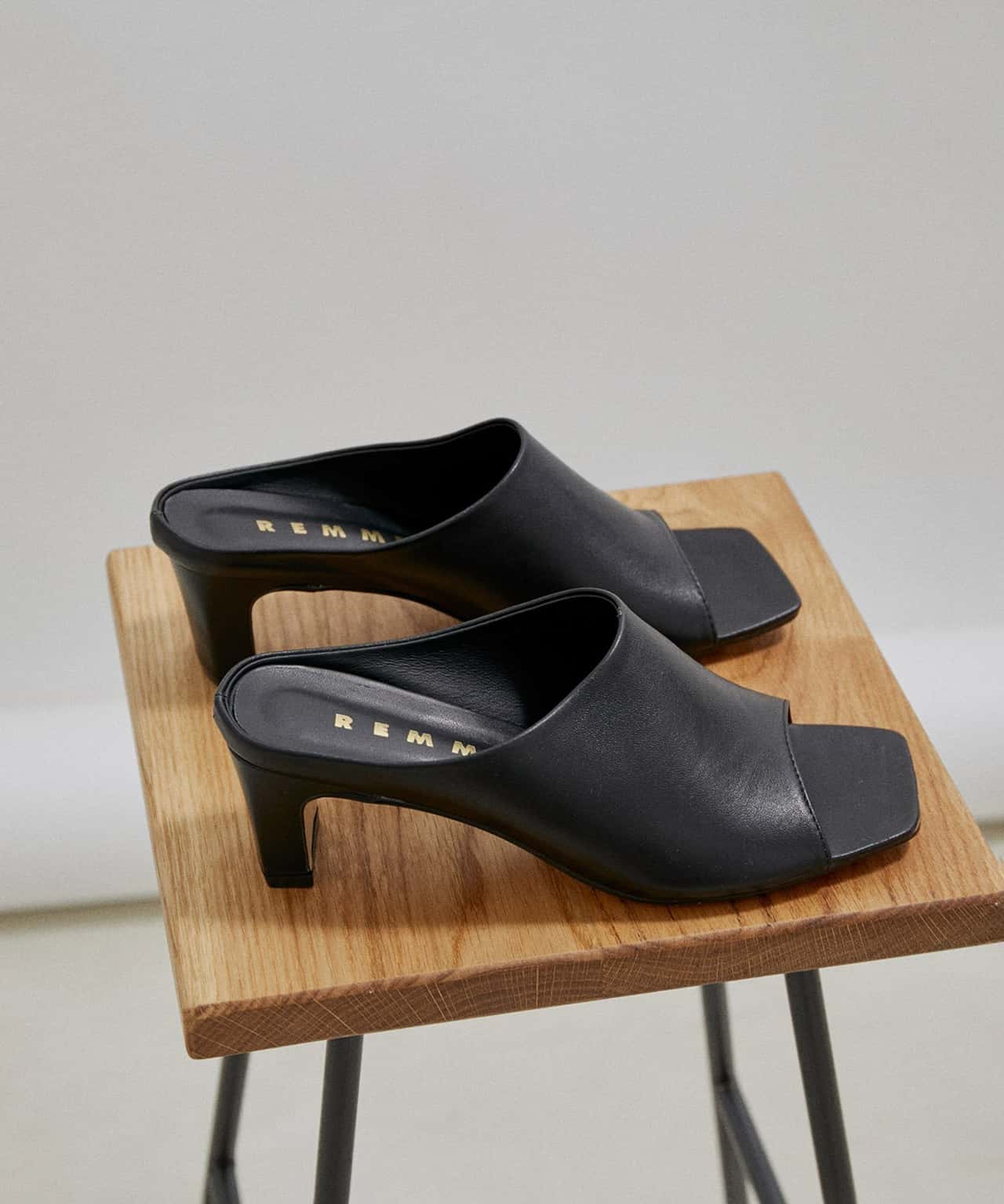 【SALE／50%OFF】SALON adam et rope' 【REMME(レメ)】ミュールサンダル サロン アダム エ ロペ シューズ・靴 サンダル ブラック ホワイト【送料無料】