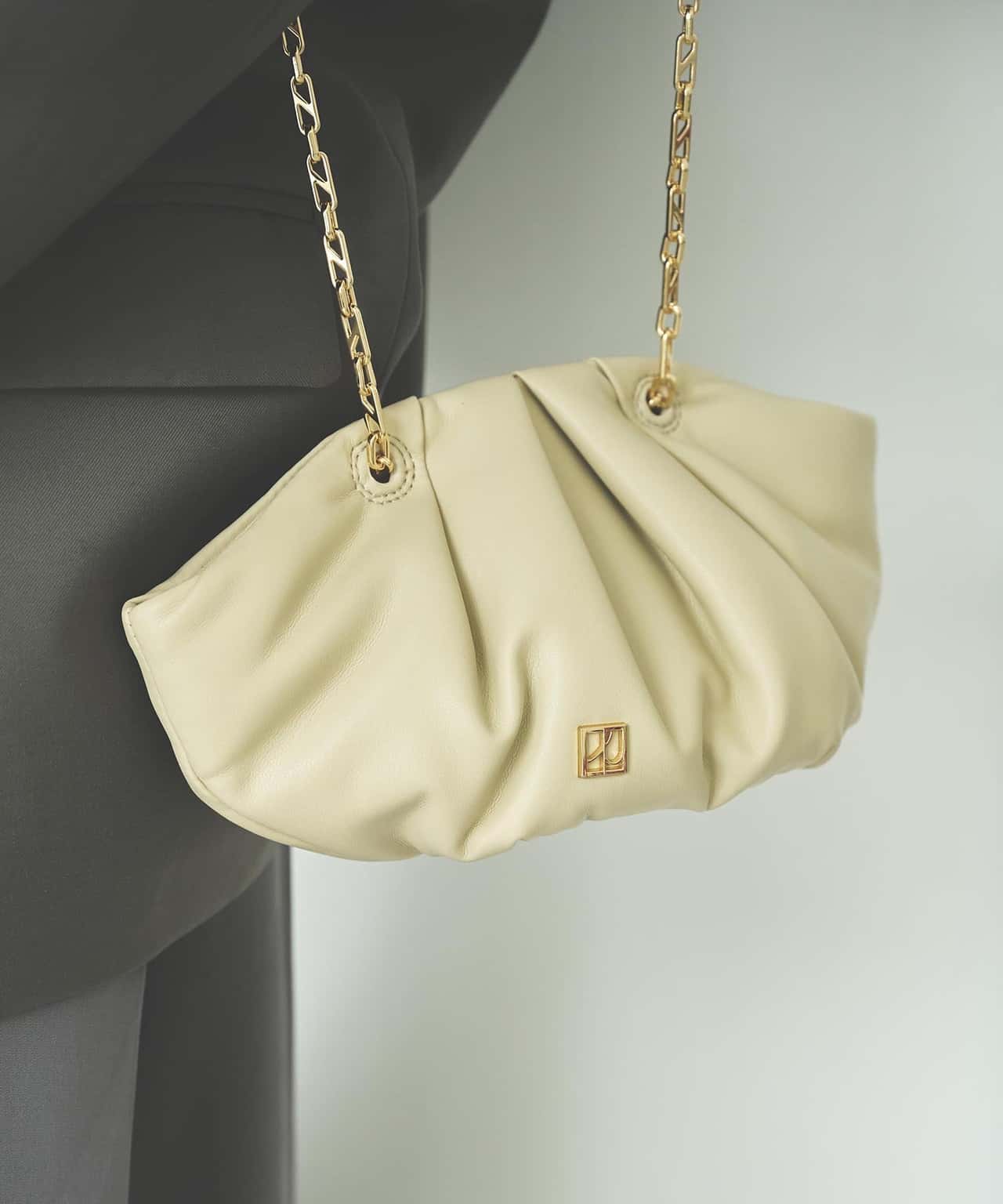【SALE／5%OFF】LE VERNIS LE VERNIS(ル・ベルニ) Momo mini bag キャセリーニ バッグ ショルダーバッグ ブラック シルバー ゴールド ホワイト レッド ブラウン【送料無料】