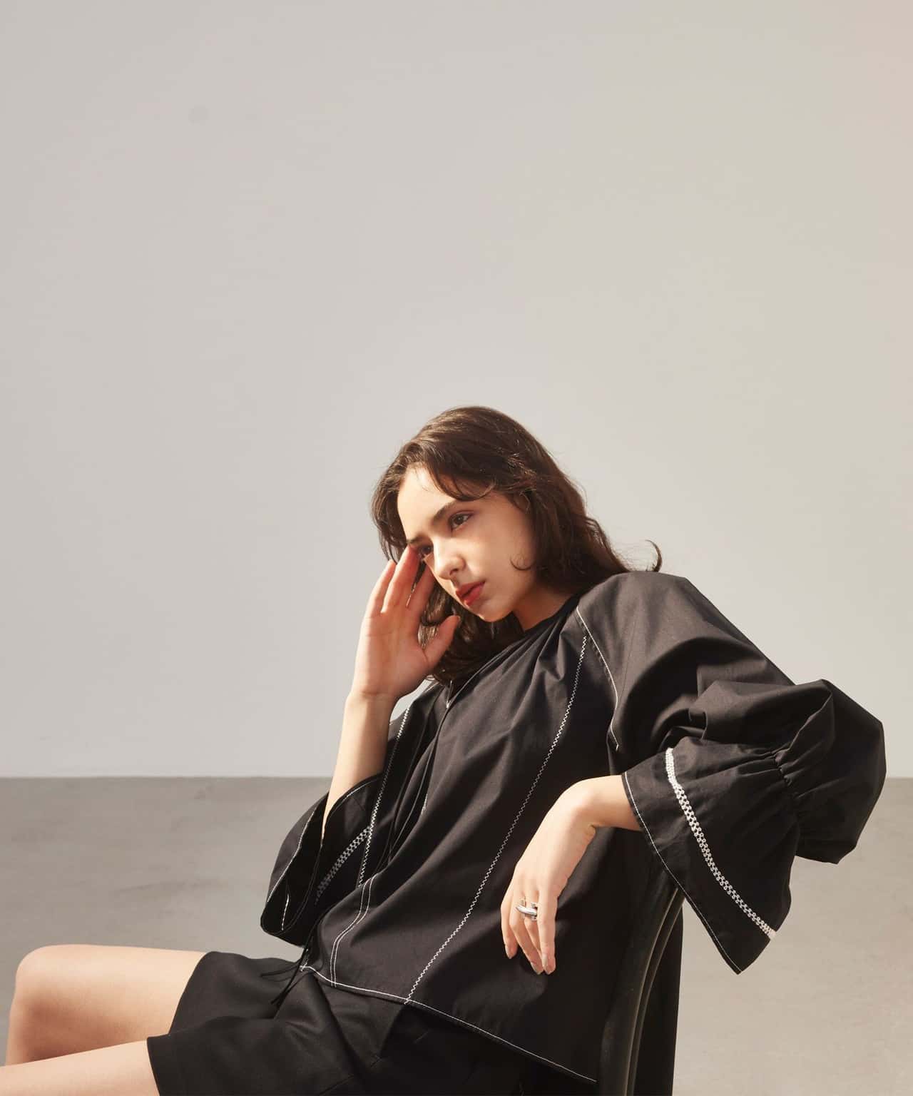 【SALE／50%OFF】EMMEL REFINES ＜EMMEL REFINES＞EM ハイショク刺しゅう ブラウス ユナイテッドアローズ グリーンレーベルリラクシング トップス シャツ・ブラウス ブラック ホワイト【送料無料】