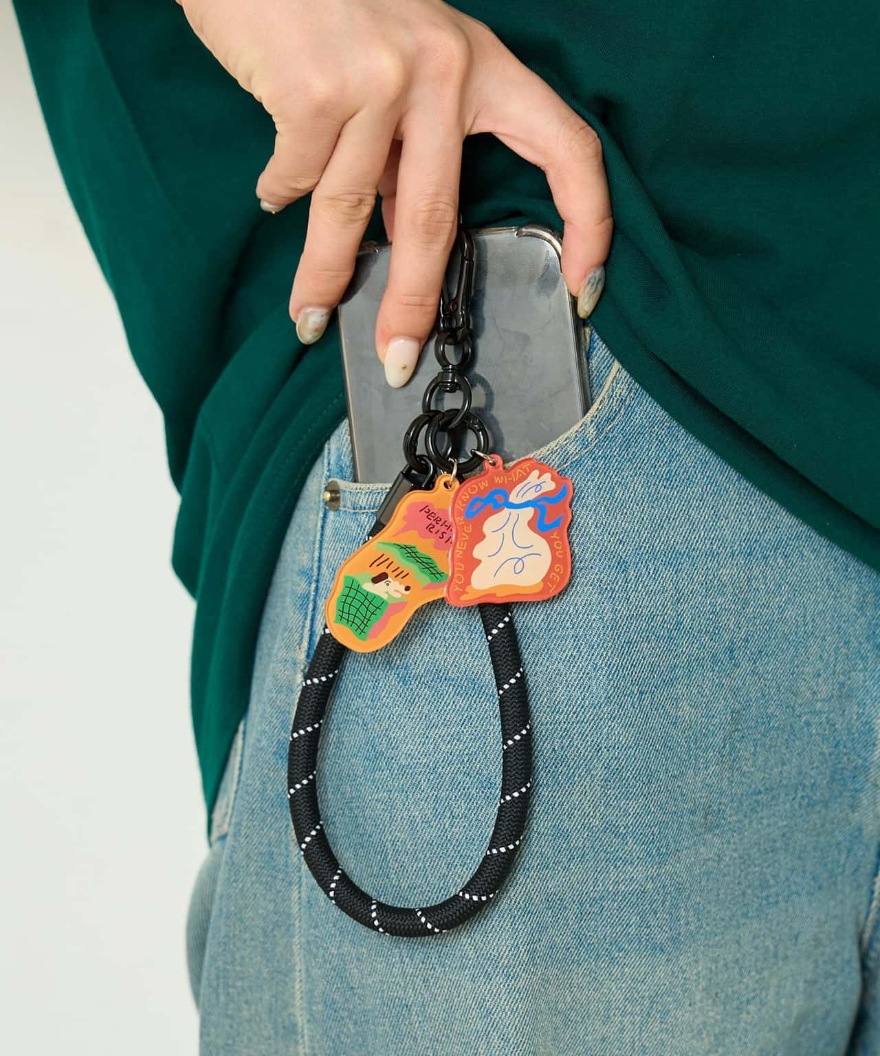 【SALE／30%OFF】BIRTHDAY BAR norahi x BIRTHDAY BAR アクリルチャーム付きスマホストラップ バースデイバー スマホグッズ・オーディオ機器 その他のスマホグッズ・オーディオ機器 ブラック グリーン ピンク