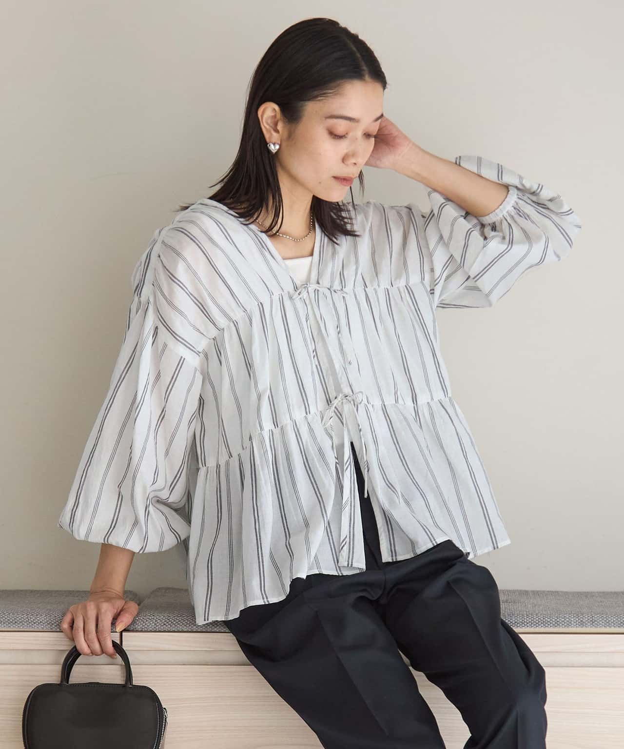【SALE／40%OFF】UNITED ARROWS green label relaxing 全方位映えギャザーブラウス ユナイテッドアローズ グリーンレーベルリラクシング トップス シャツ・ブラウス ブラック ホワイト イエロー ブルー【送料無料】