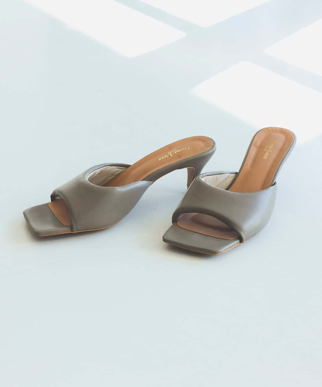 【SALE／30%OFF】Demi-Luxe BEAMS 【7/25新規値下げ】スクエアパフサンダル .M 25SS デミルクス ビームス シューズ・靴 サンダル ブラック ベージュ【送料無料】