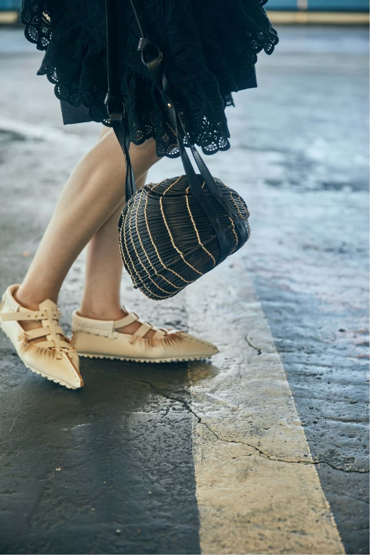 【SALE／50%OFF】beautiful people (W)spiral knitting rattan bag ビューティフルピープル バッグ かごバッグ ブラック ベージュ【送料無料】