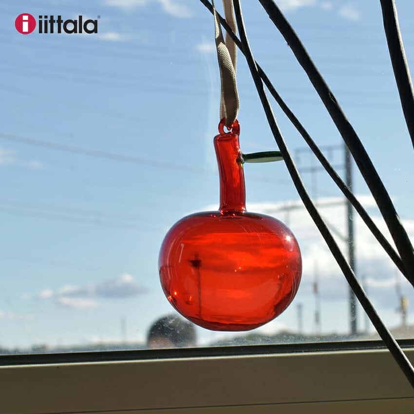イッタラ オーナメント ガラスアップル IITTALA 1055140 北欧 雑貨 飾り アンティーク ガラス 球 おしゃれ インテリア シンプル クリスマス ツリー プレゼント 贈り物 りんご クリア レッド 赤 グリーン 緑 【ラッピング対象外】|slz|
