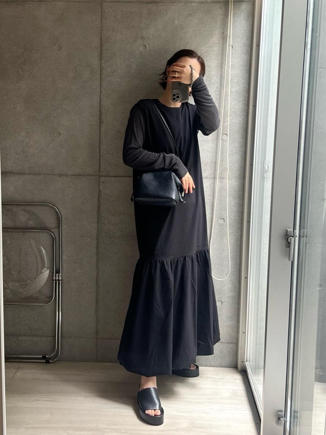 いやー、このワンピはよかったなー。
166cmで満足の着丈！
真夏には暑そうだけど、逆にそこを避ければロングシーズンイケる。
もちろんノースリーブでもOK🙆‍♀️
久々真っ黒女子コーデ。
すこすこ。

#着回しコーデ #2024夏 #夏コーデ #秋コーデ #ワンピース #高身長