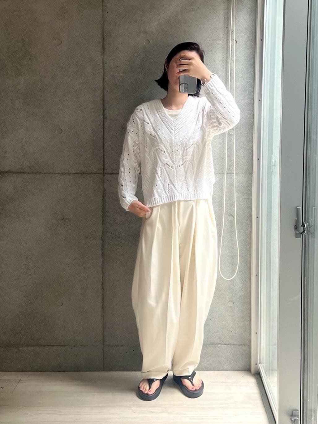 春コーデ。なんかいきなり寒くなって嫌あねえ。
なので春ニット、でも足下はまあいっかとサンダル。
ウーメガ、もう1色も買おうかな…今日は18の日！

#高見え #大人カジュアル #春コーデ #ニット #春ニット #サンダル #サンダルコーデ #ウーフォス #リラックス #シンプルコーデ