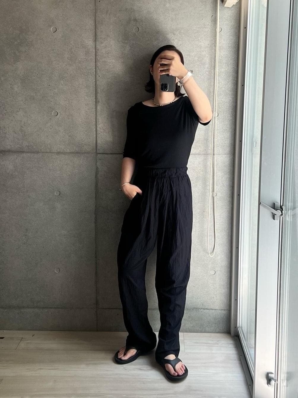 オールブラックコーデ🥰
楽ちんだけどバシっと決まる感じでよろしい。
ほぼプチプラ♡
カットソーはバックオープンなやつ。
長袖愛用してたけど夏verもよろしいな〜😊

#夏コーデ #サンダル #モノトーンコーデ #楽ちんコーデ #イージーパンツ #ワイドパンツ #リカバリーサンダル #oofos #カットソーは#pr