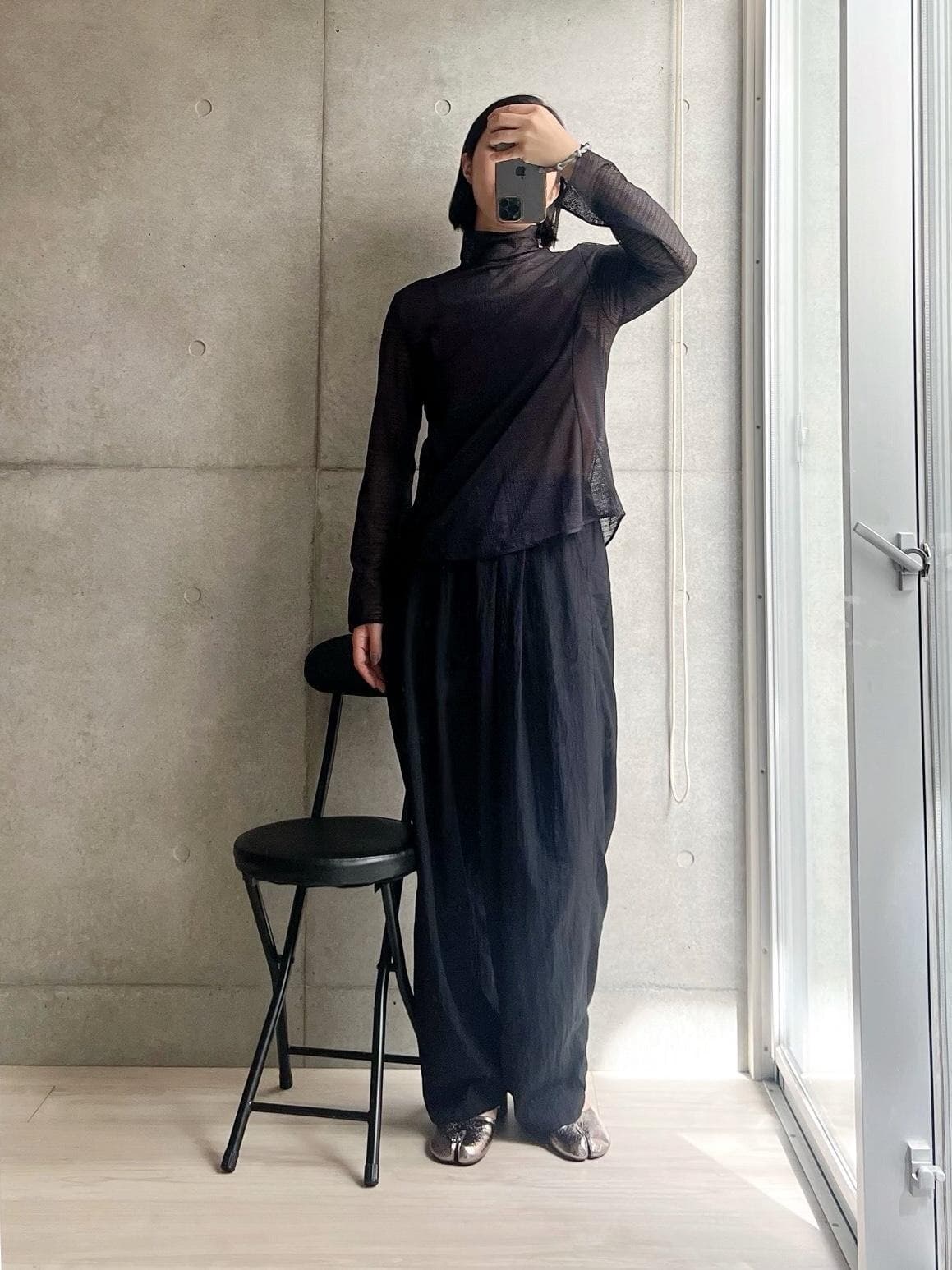 ユニクロアンドマメクロゴウチのラストコレクションの
メッシュTがすーんごい！
いつものプチプラなお気に入りと合わせたけど
格が上がったわー…ユニクロプライスですがもちろん。
セストのタビがまたイイ仕事してくれるな。
ガンメタ寄りシルバーが秋コーデ盛り上げを加速してくれる♡

Instagramではリール動画を投稿しました🎥

#きれいめコーデ #プチプラコーデ #ブラックコーデ #アラフォーコーデ  #秋も着れる #買ってよかった #モード 