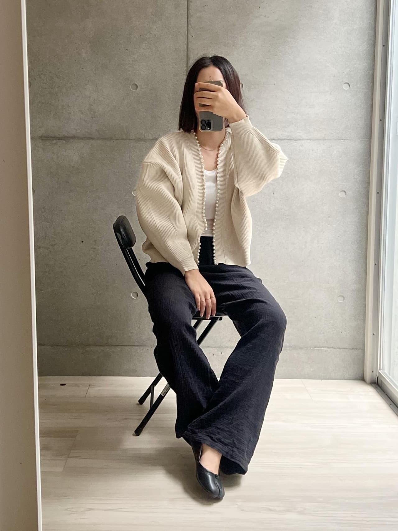 本日はおうち。楽ちんコーデ。
靴はポストに郵便物取りに行った時履いたくらい。
パンツはハプティックのダブルガーゼでこの夏大活躍。
いま出てるっぽいダブルガーゼのワンピもきっと気持ちいいんだろうなあ。

#おうちコーデ #秋コーデ #titivate #haptic #donoban #2022秋冬 #着回しコーデ #着心地重視