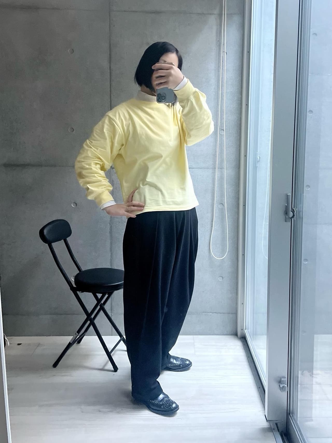 コレ可愛かった、春気分盛り上がります🍋
袖のギャザーがモリモリモリ。
サラッとした素材感もいいね。
インナー着たけど、早く一枚で着たいなあ。
そして黒…これカジュアルオフィスとかでもいけそう。
買い足そうかしら…。

#買ってよかった #春コーデ #楽ちんファッション #マイニア #着回しコーデ #タックワイドパンツ #ブーツコーデ #pr
